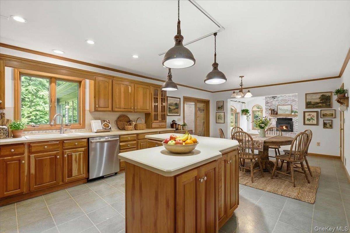 182 Red Rock RD, Cairo, NY 12413