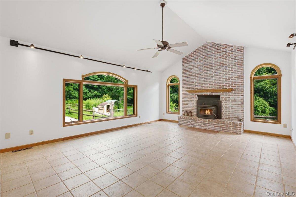 182 Red Rock RD, Cairo, NY 12413