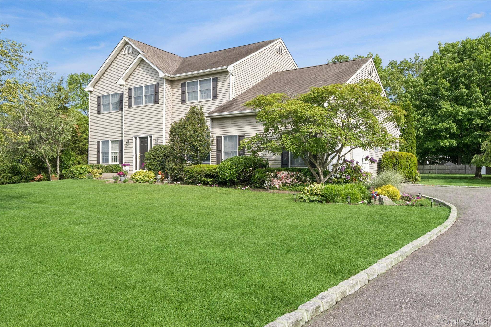 3 Naomi CT, Melville, NY 11747