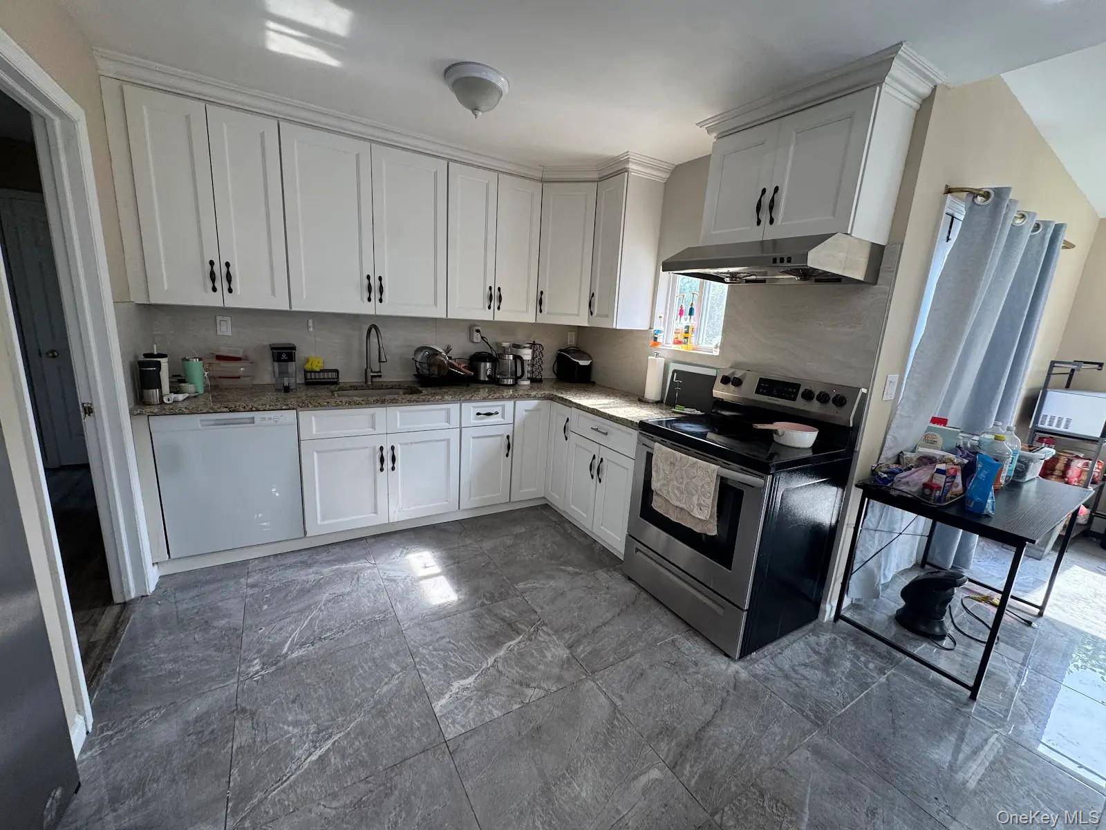1 Eisenhower RD, Centereach, NY 11720