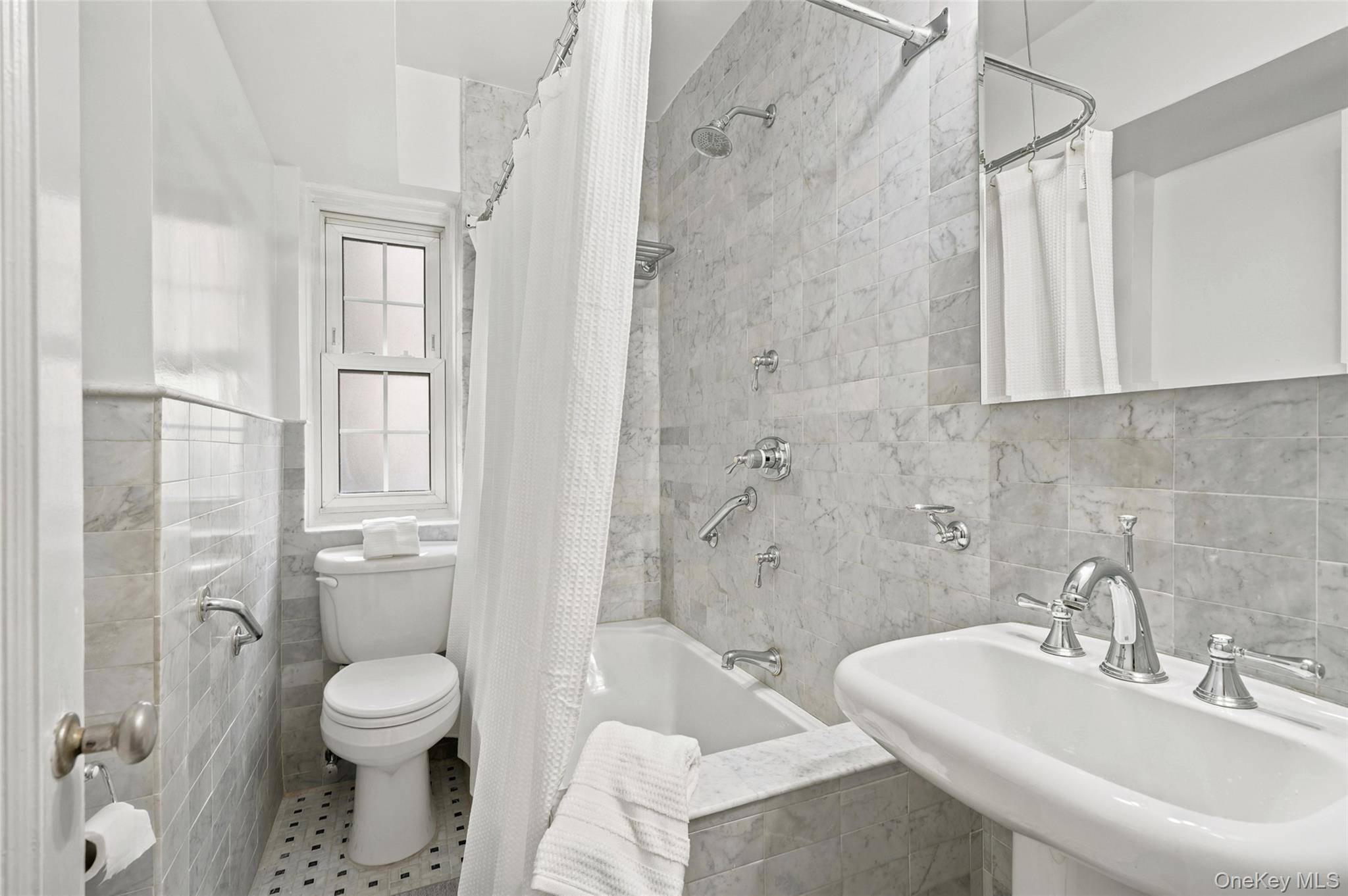 949 Palmer RD #1R, Bronxville, NY 10708