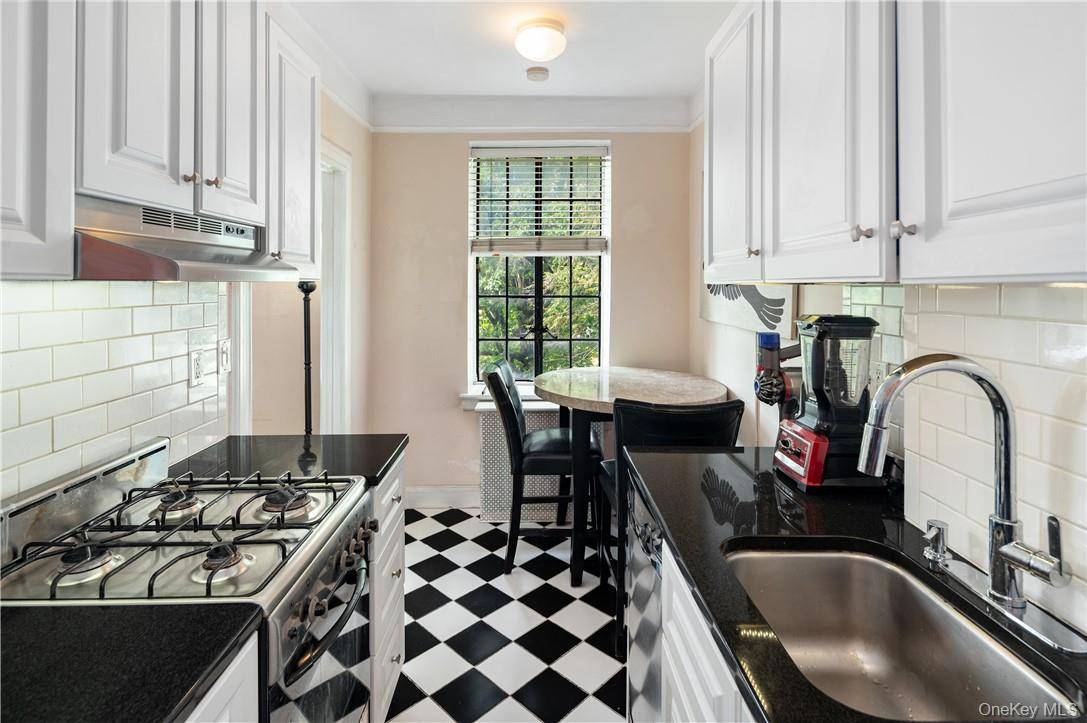 2 Westchester AVE #2N, White Plains, NY 10601