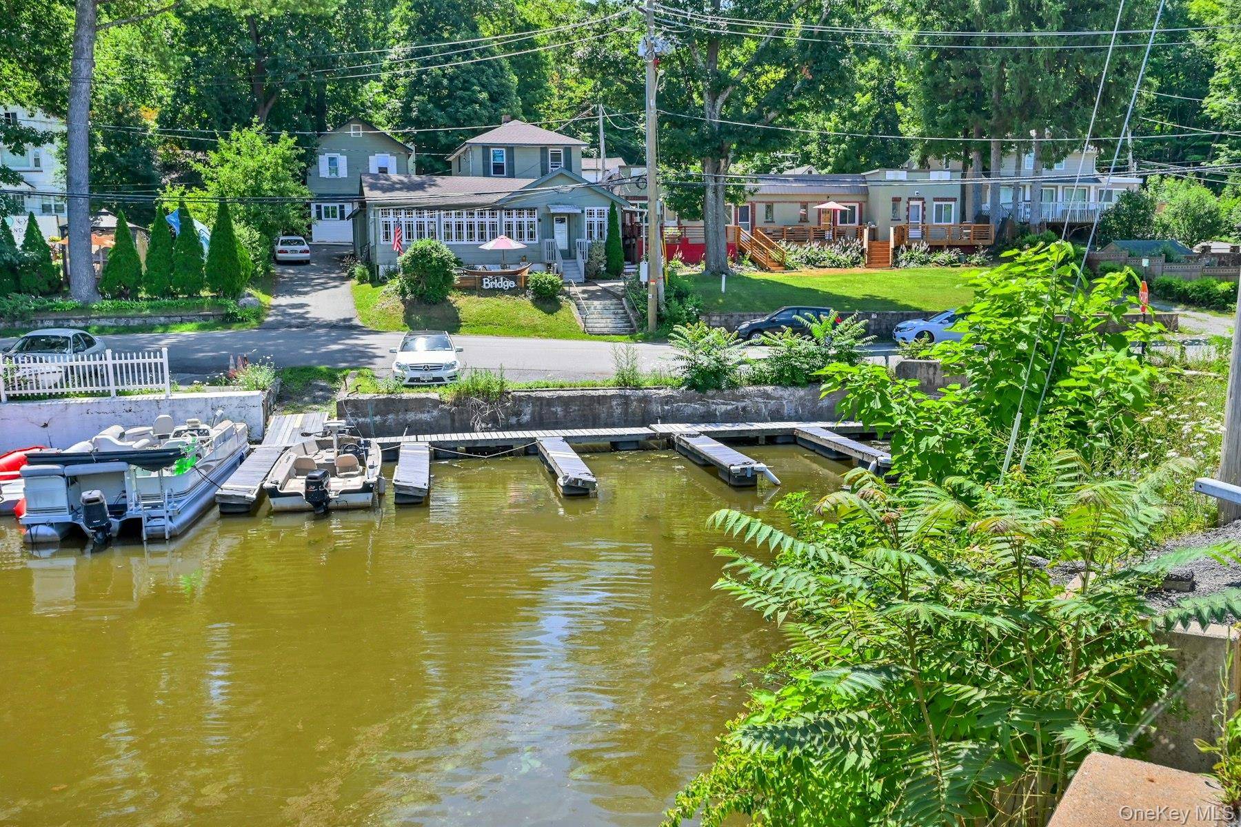 52 Sterling RD, Greenwood Lake, NY 10925