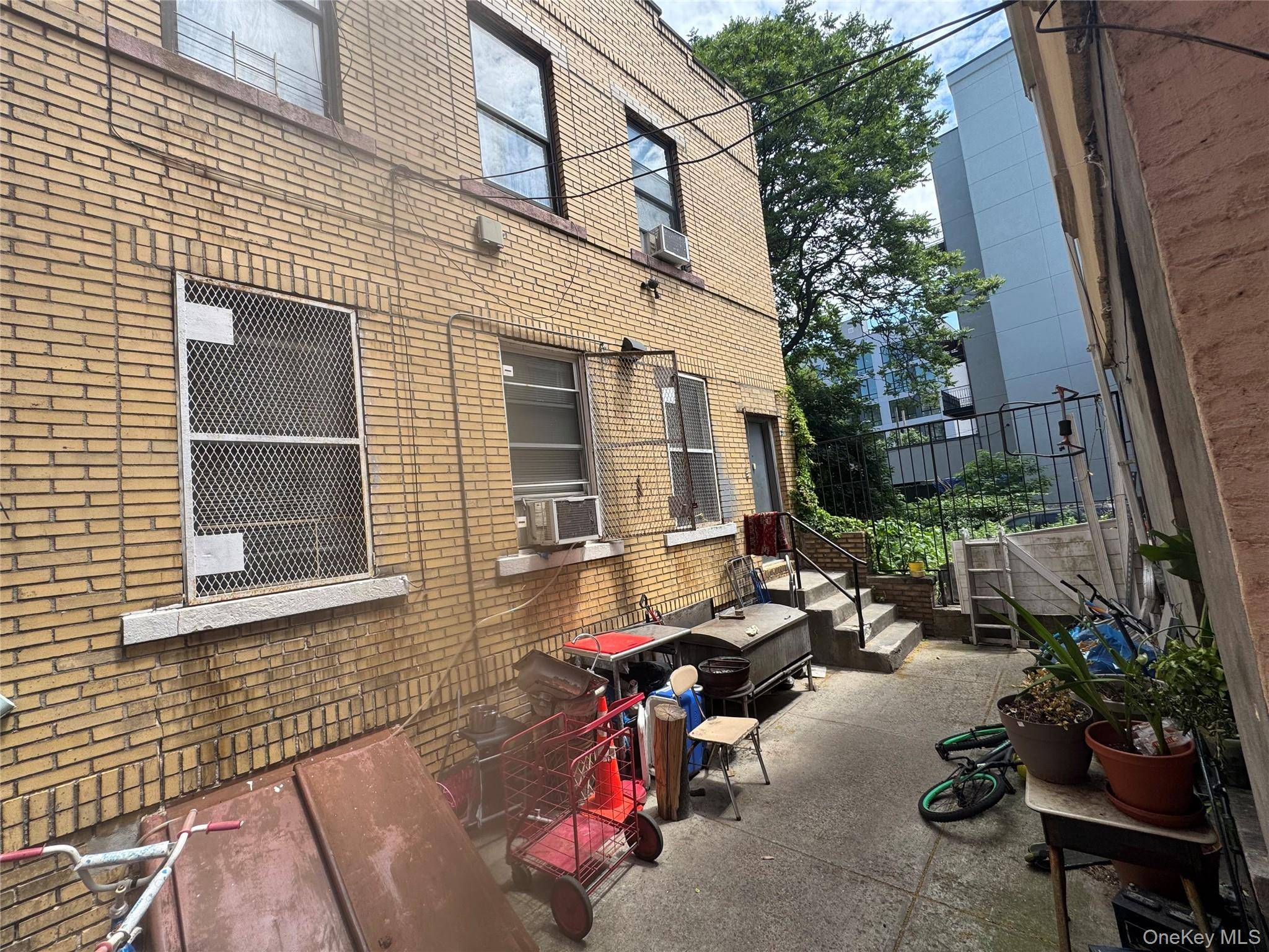 431 Lincoln RD, Brooklyn, NY 11225