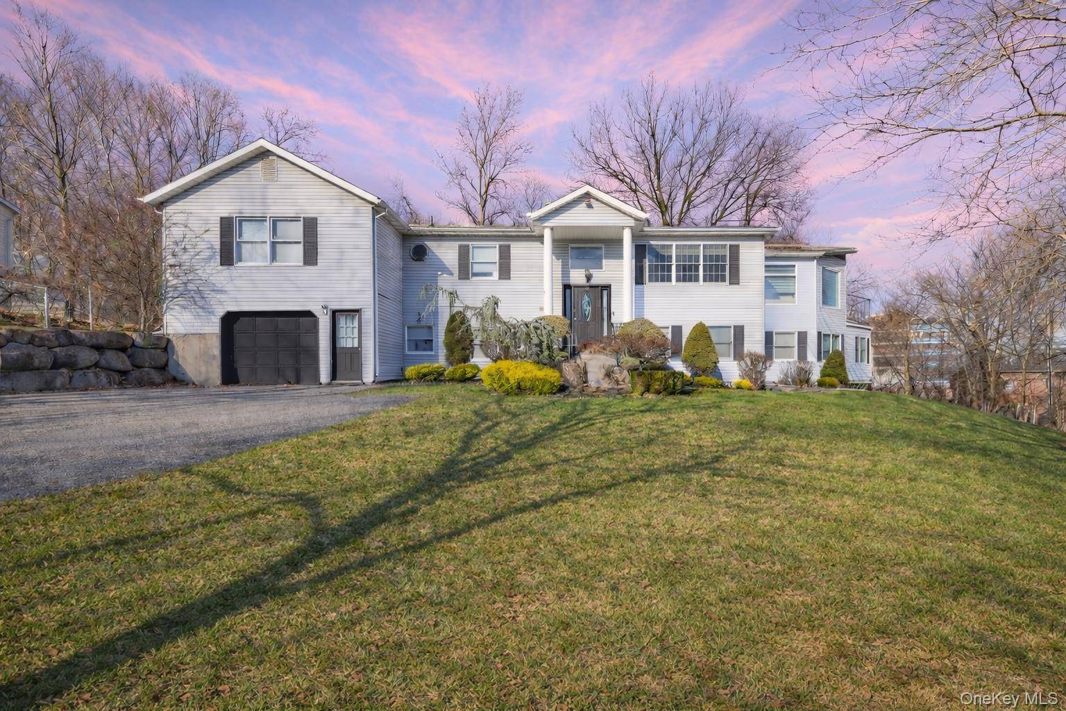 1 Joshua CT, Monsey, NY 10952