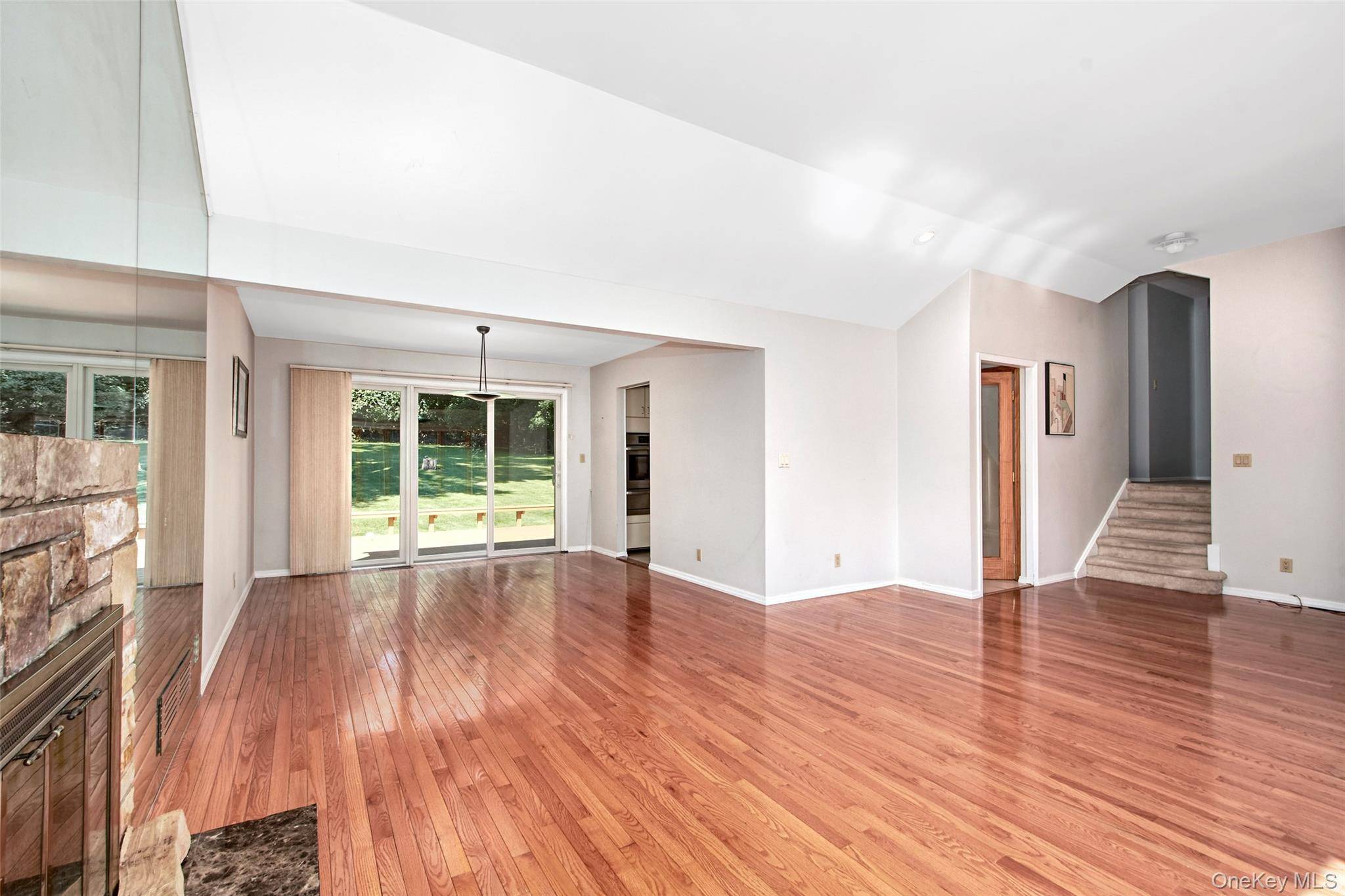 185 Pinewood RD, Hartsdale, NY 10530