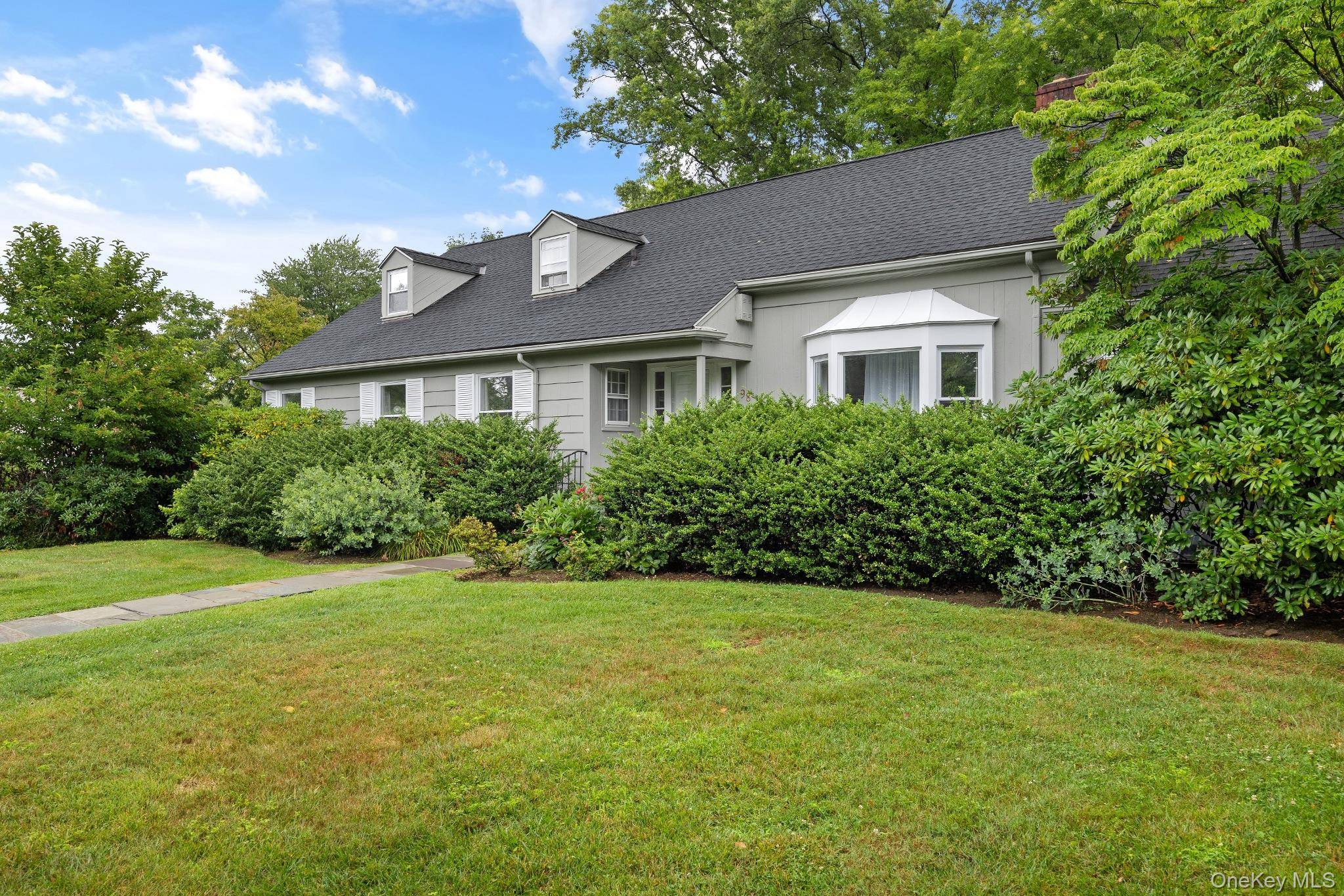 98 Brookby RD, Scarsdale, NY 10583