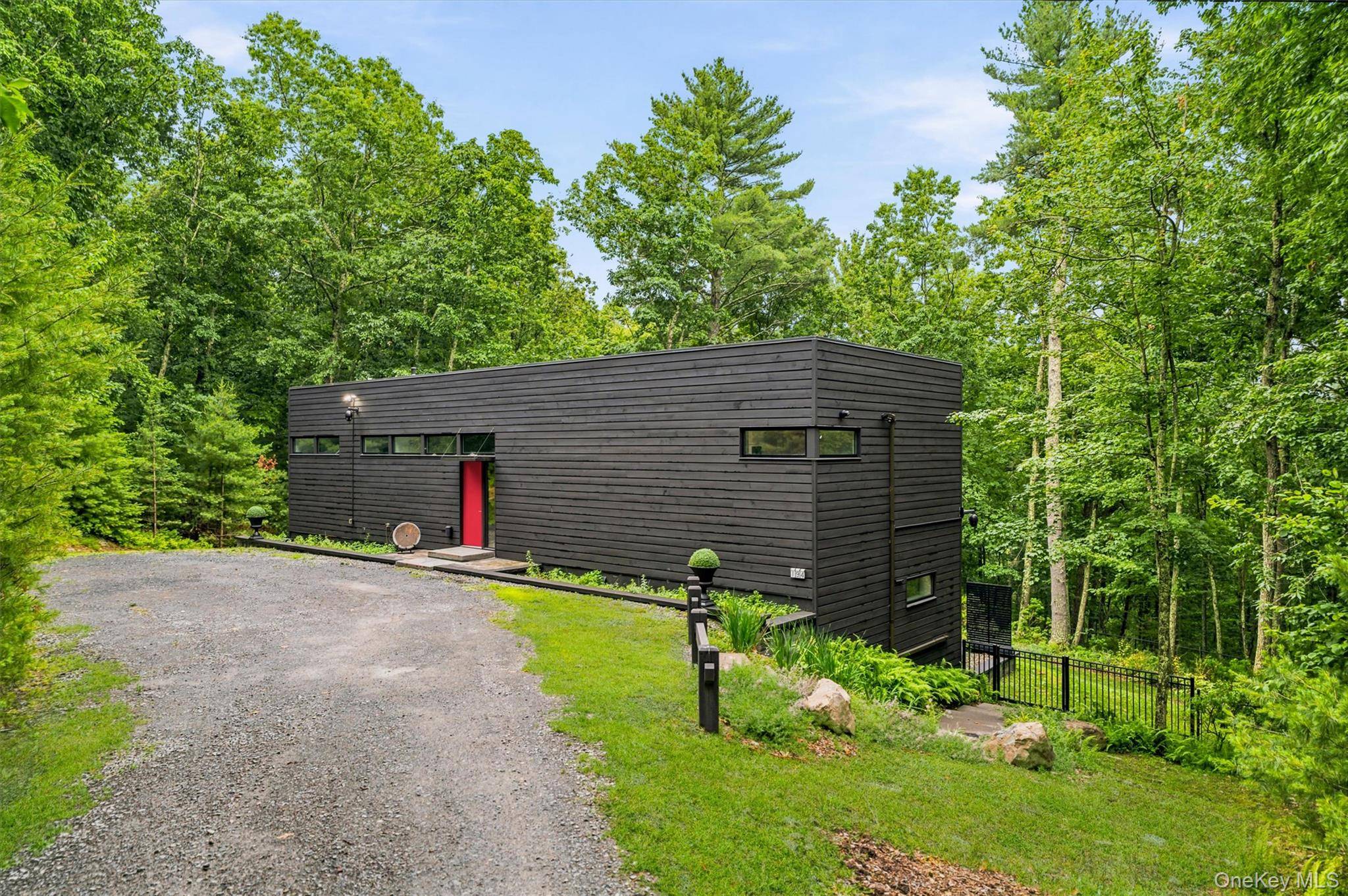 194 Mapes RD, Barryville, NY 12719