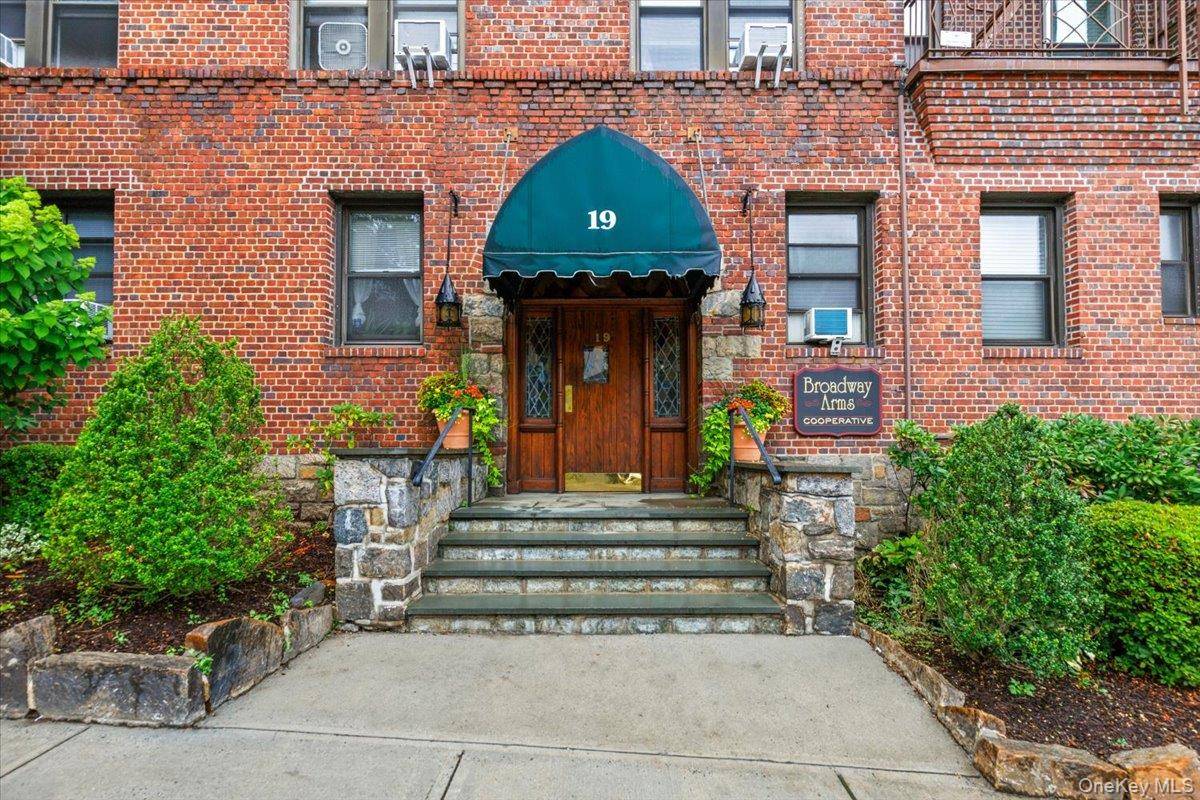 19 S Broadway #4F, Tarrytown, NY 10591