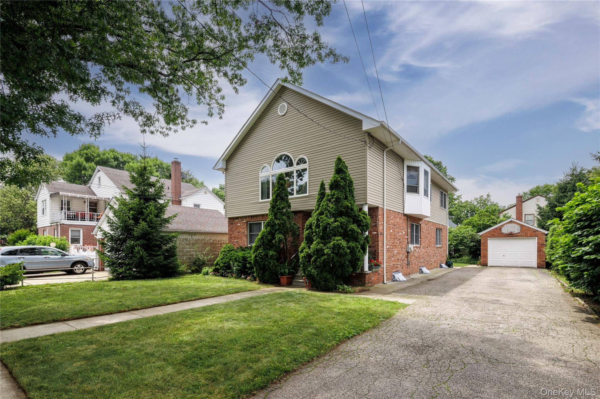 122 Irving AVE, Floral Park, NY 11001