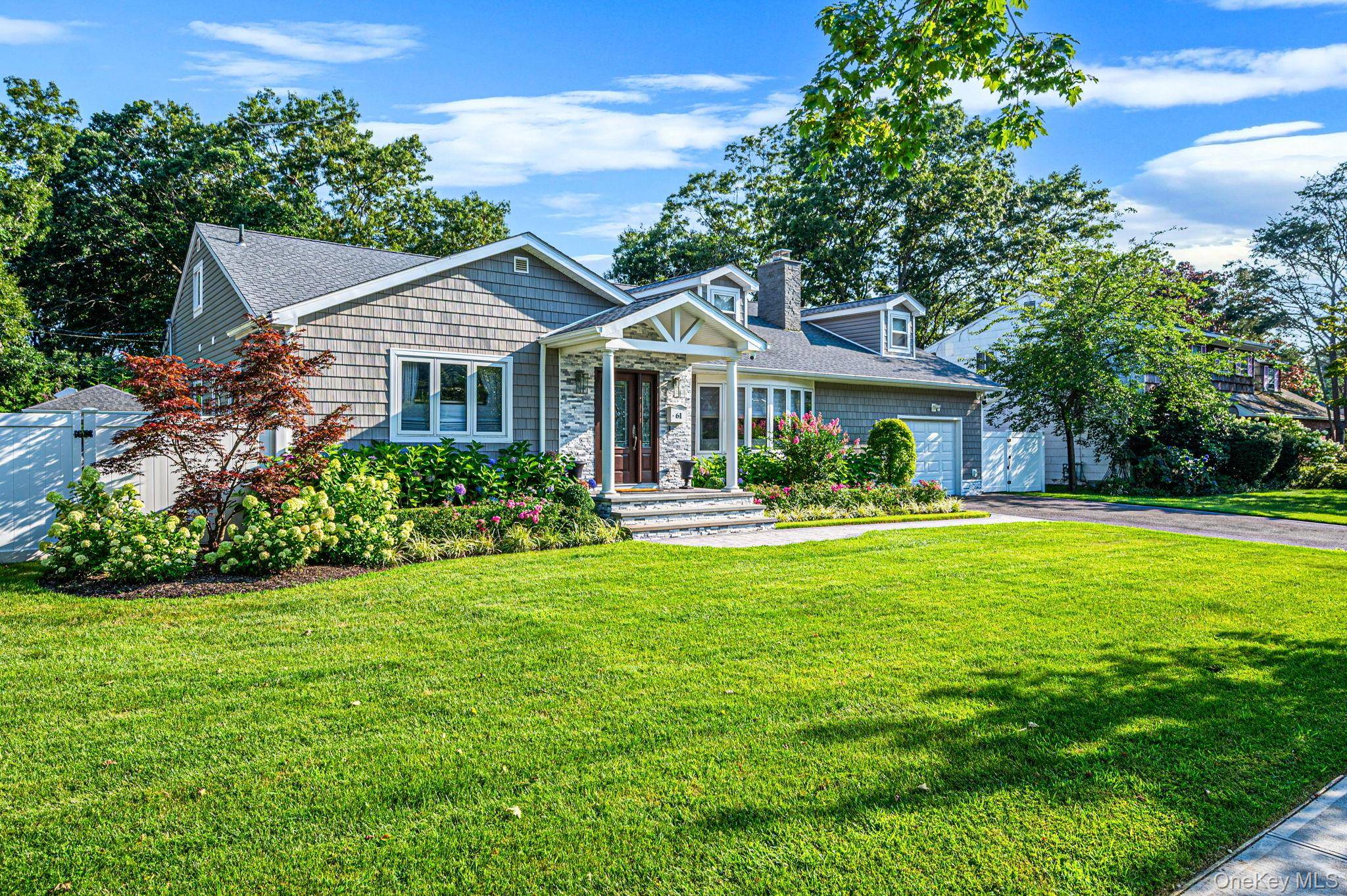 61 Lauren AVE, Dix Hills, NY 11746