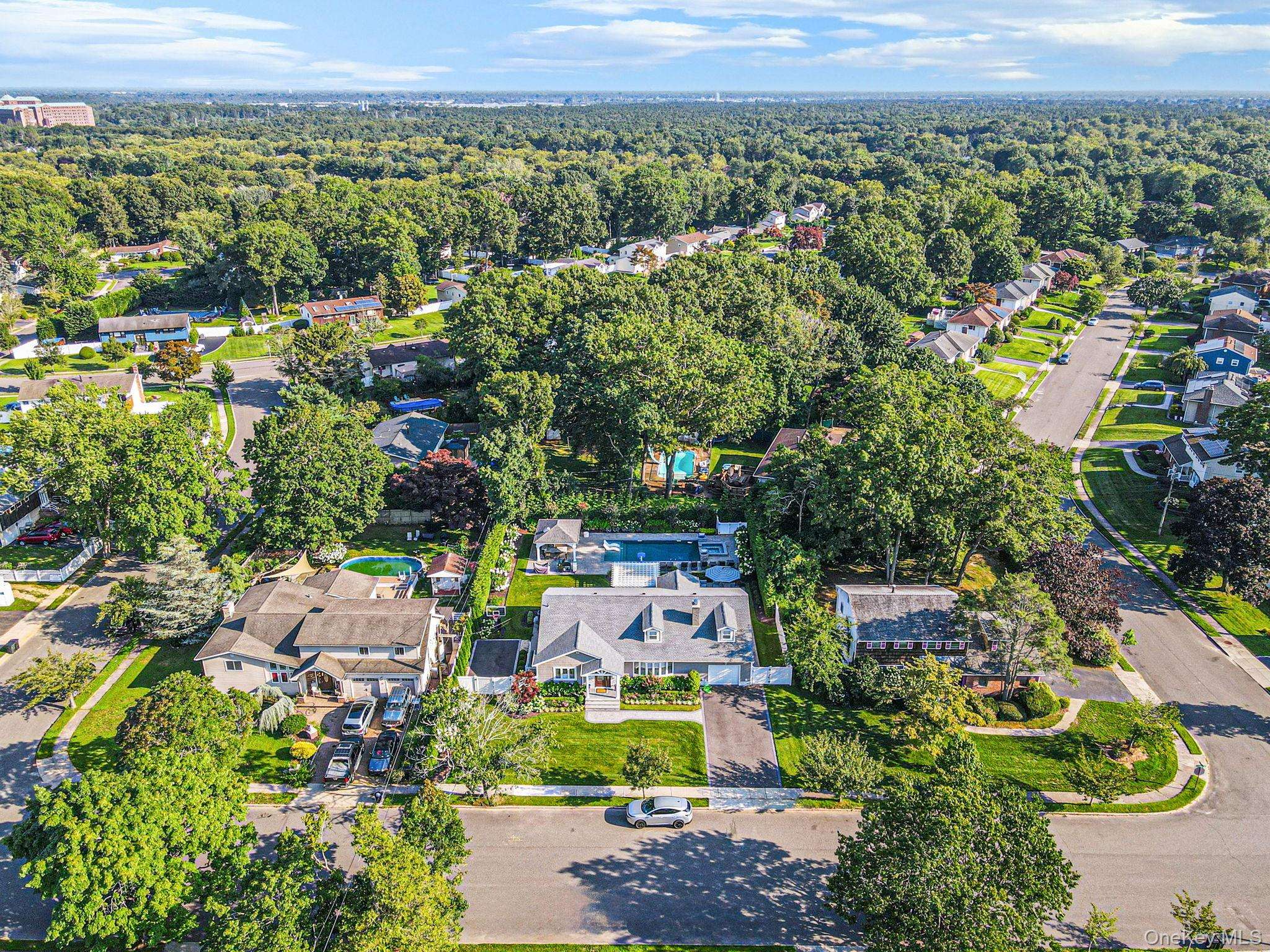61 Lauren AVE, Dix Hills, NY 11746