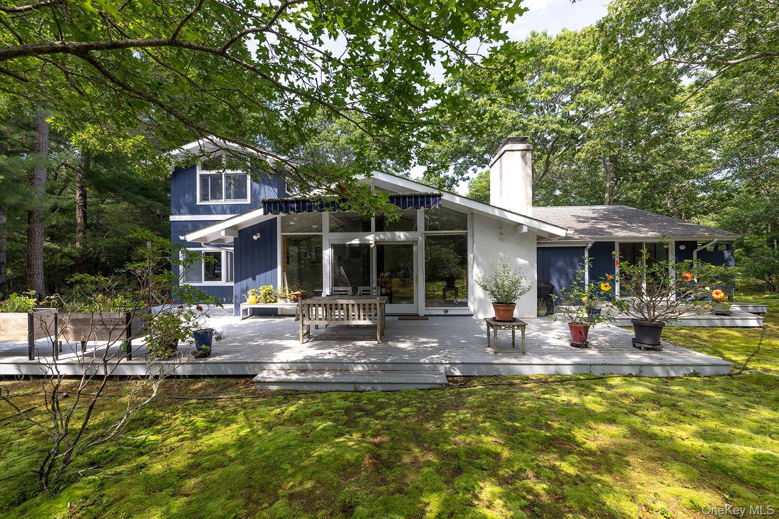 197 Two Holes Water RD, East Hampton, NY 11937