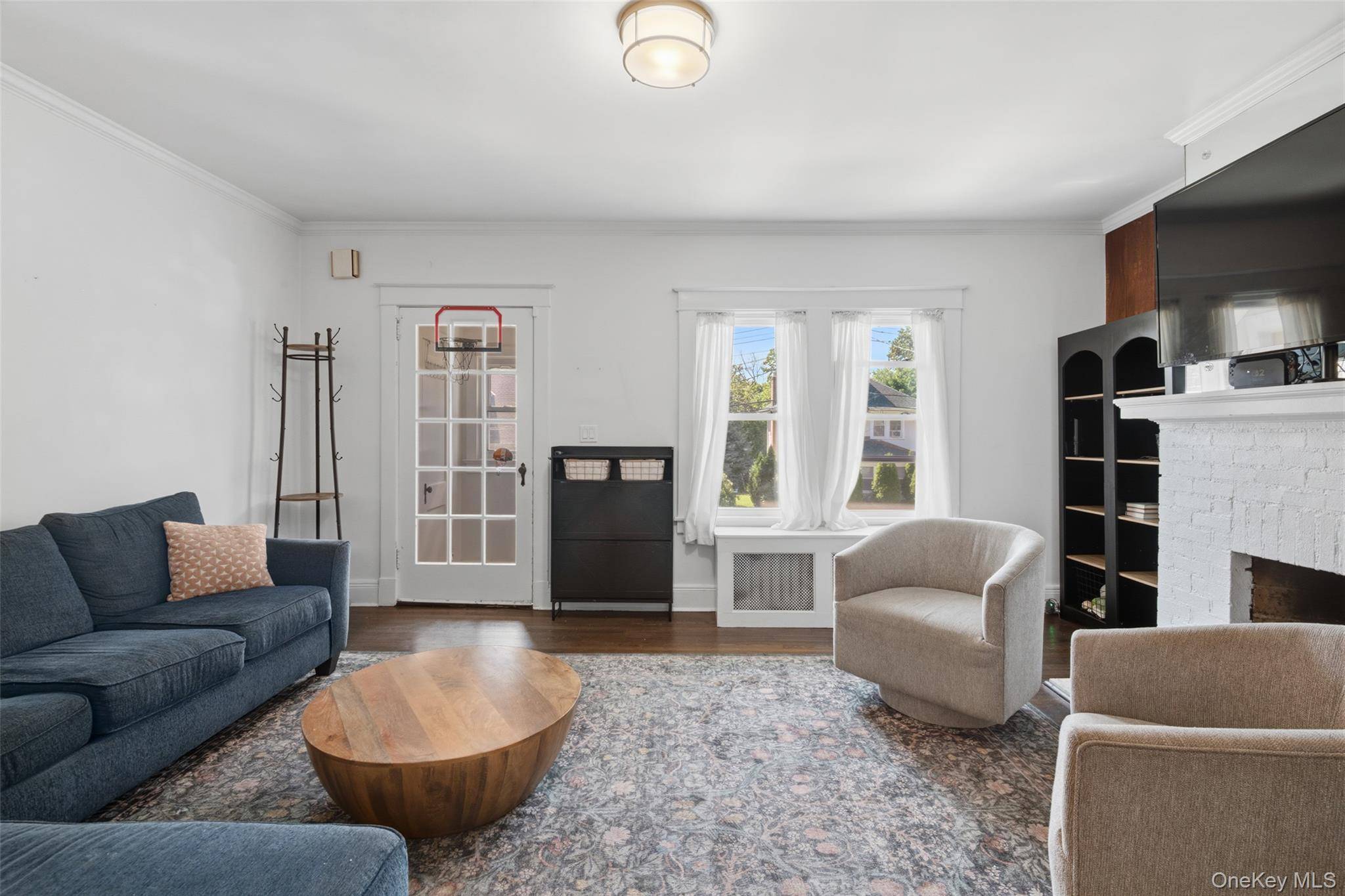 222 Carol AVE #Right Side, Pelham, NY 10803
