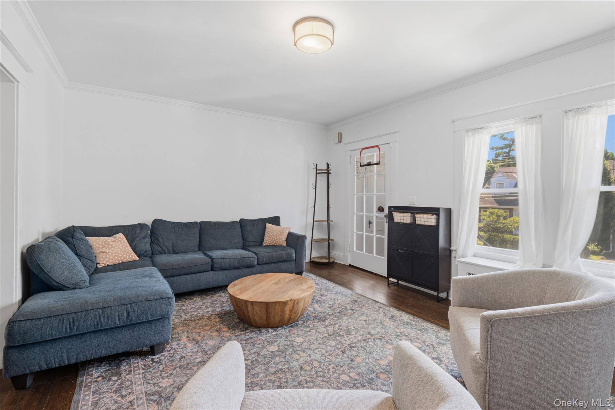 222 Carol AVE #Right Side, Pelham, NY 10803