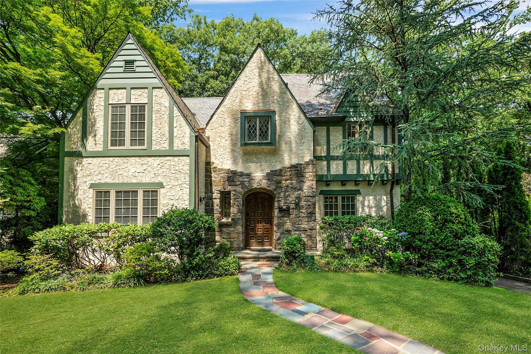 36 Ridge RD, New Rochelle, NY 10804