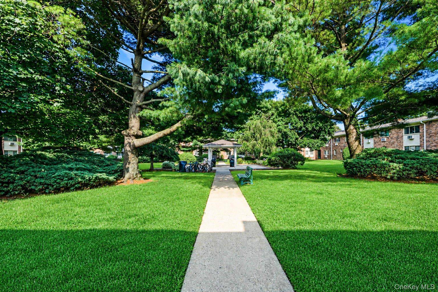 2449F Union BLVD #9B, Islip, NY 11751