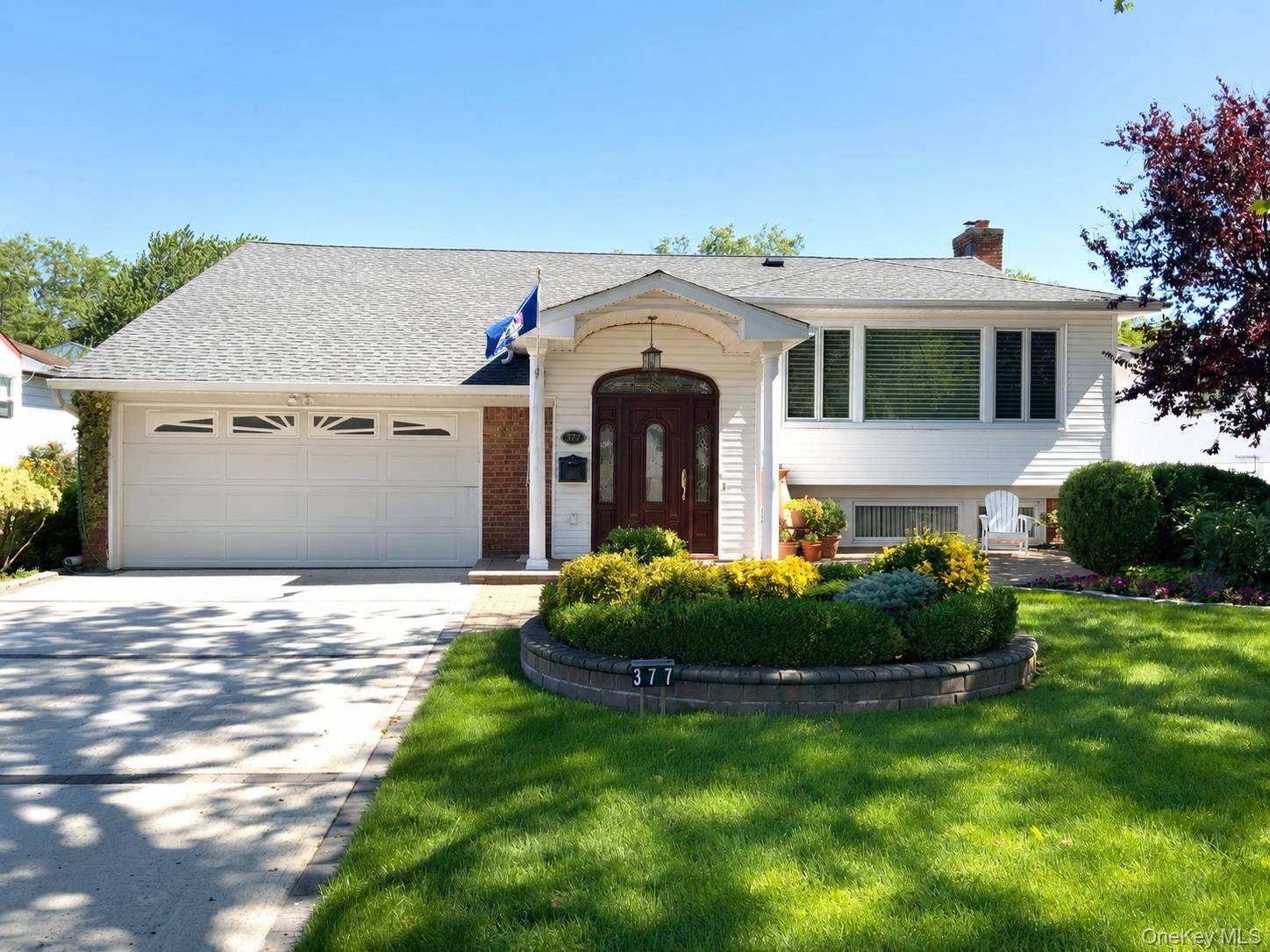 377 Old Courthouse RD, Manhasset Hills, NY 11040