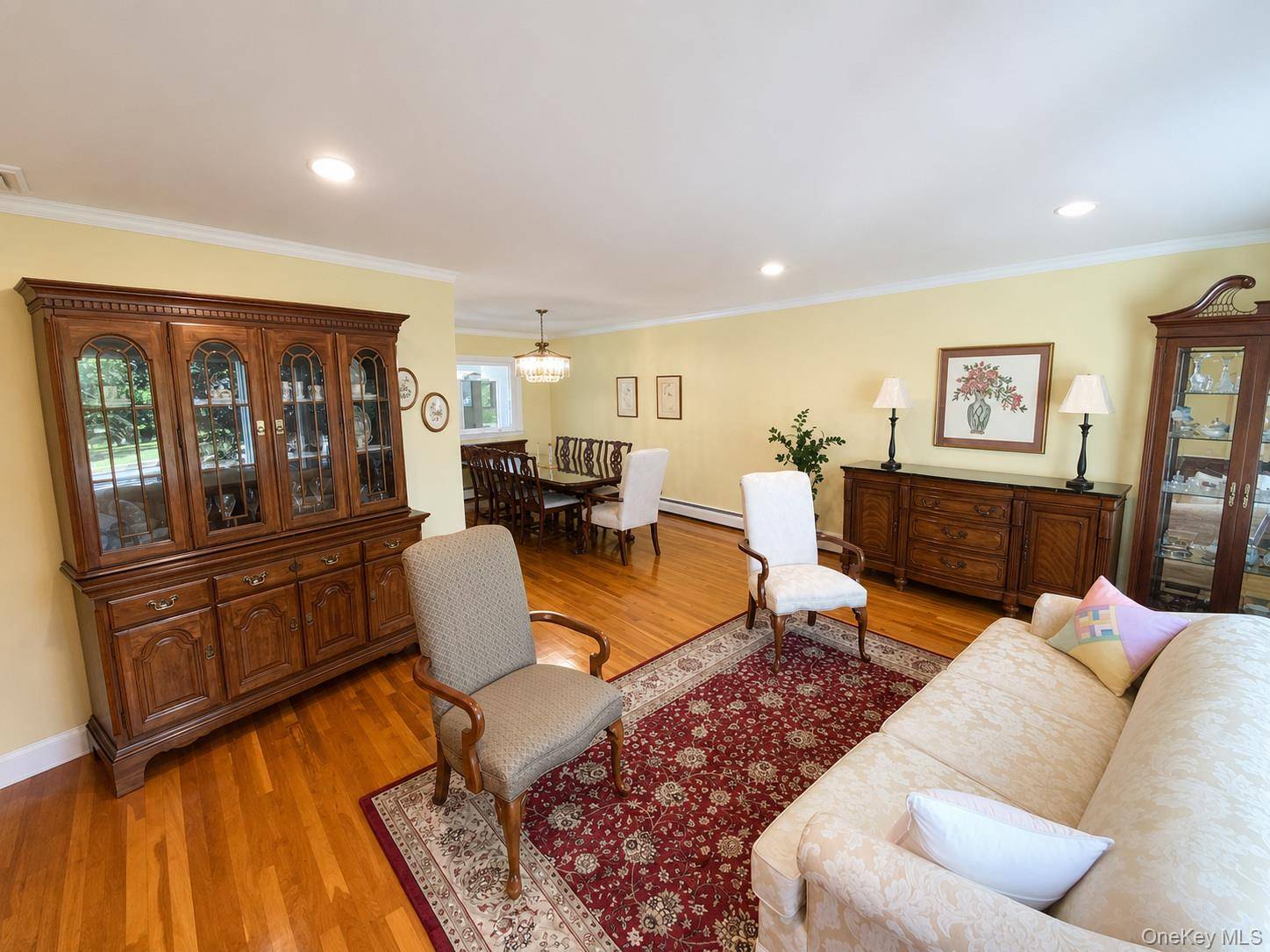 377 Old Courthouse RD, Manhasset Hills, NY 11040
