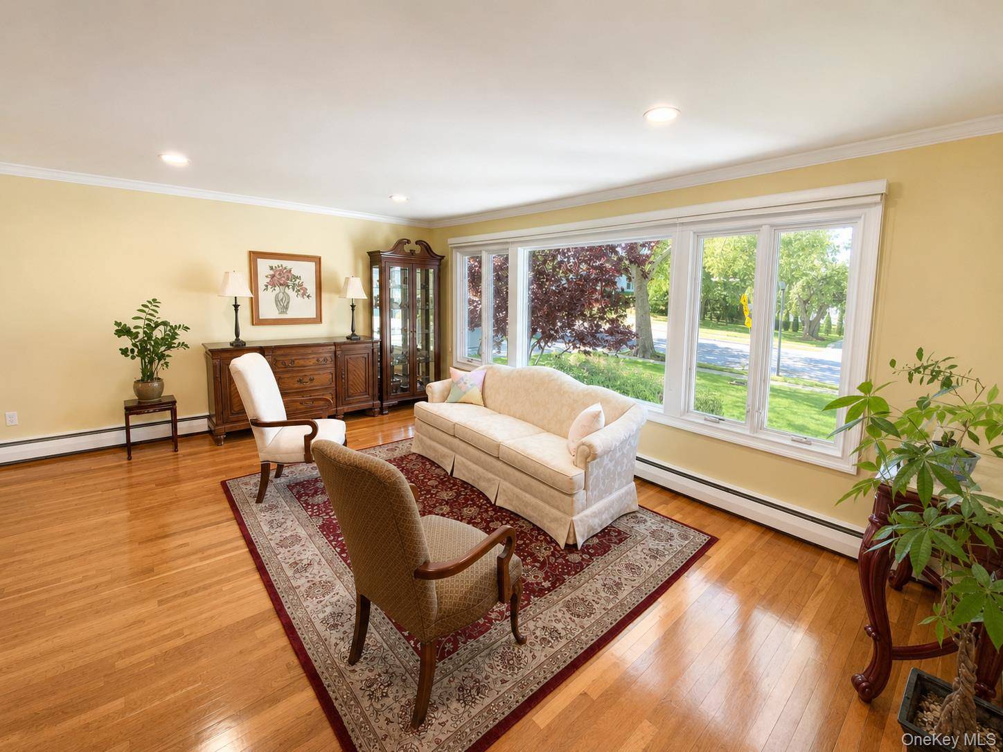 377 Old Courthouse RD, Manhasset Hills, NY 11040