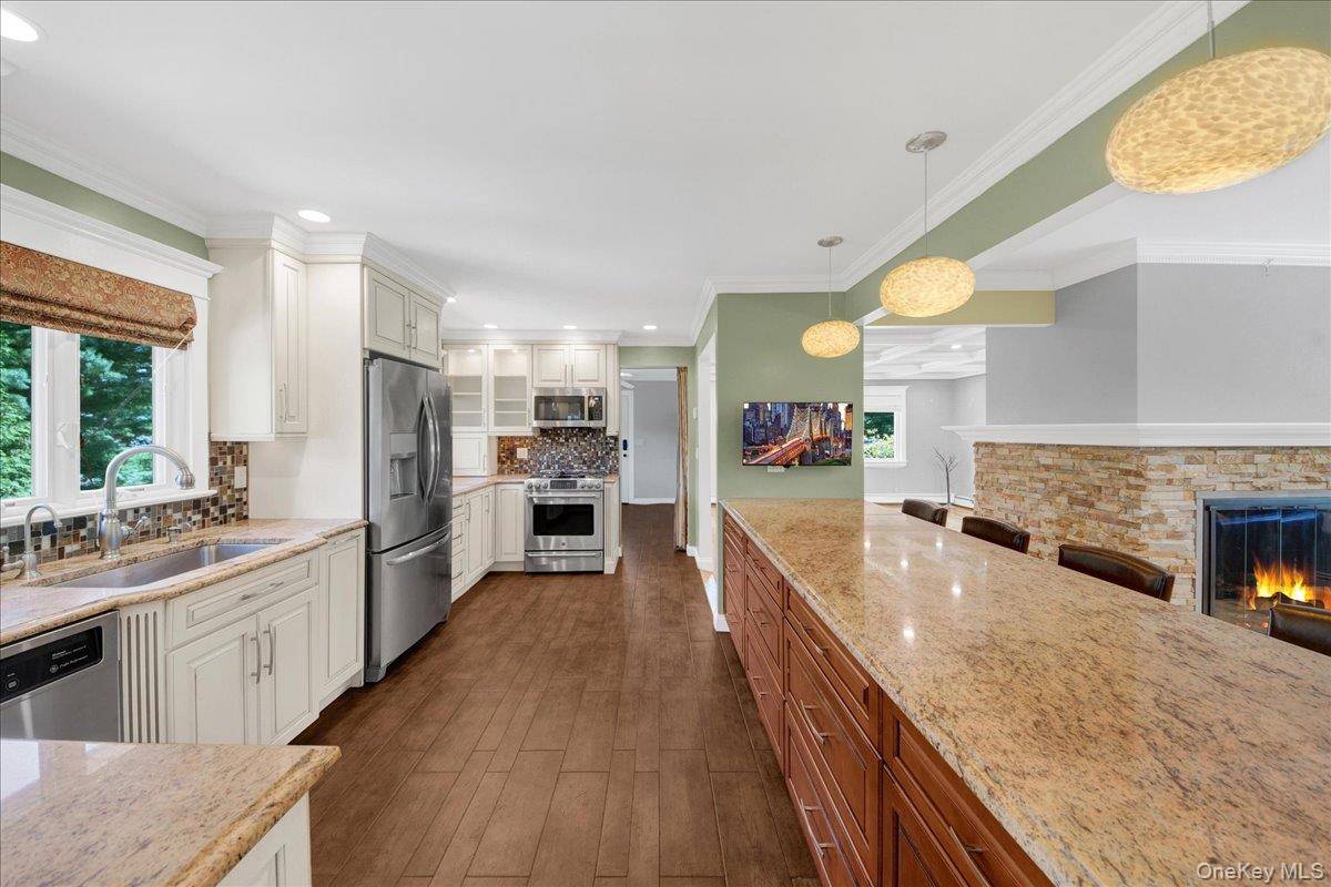 236 Westlake DR, Valhalla, NY 10595
