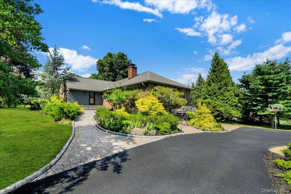 236 Westlake DR, Valhalla, NY 10595