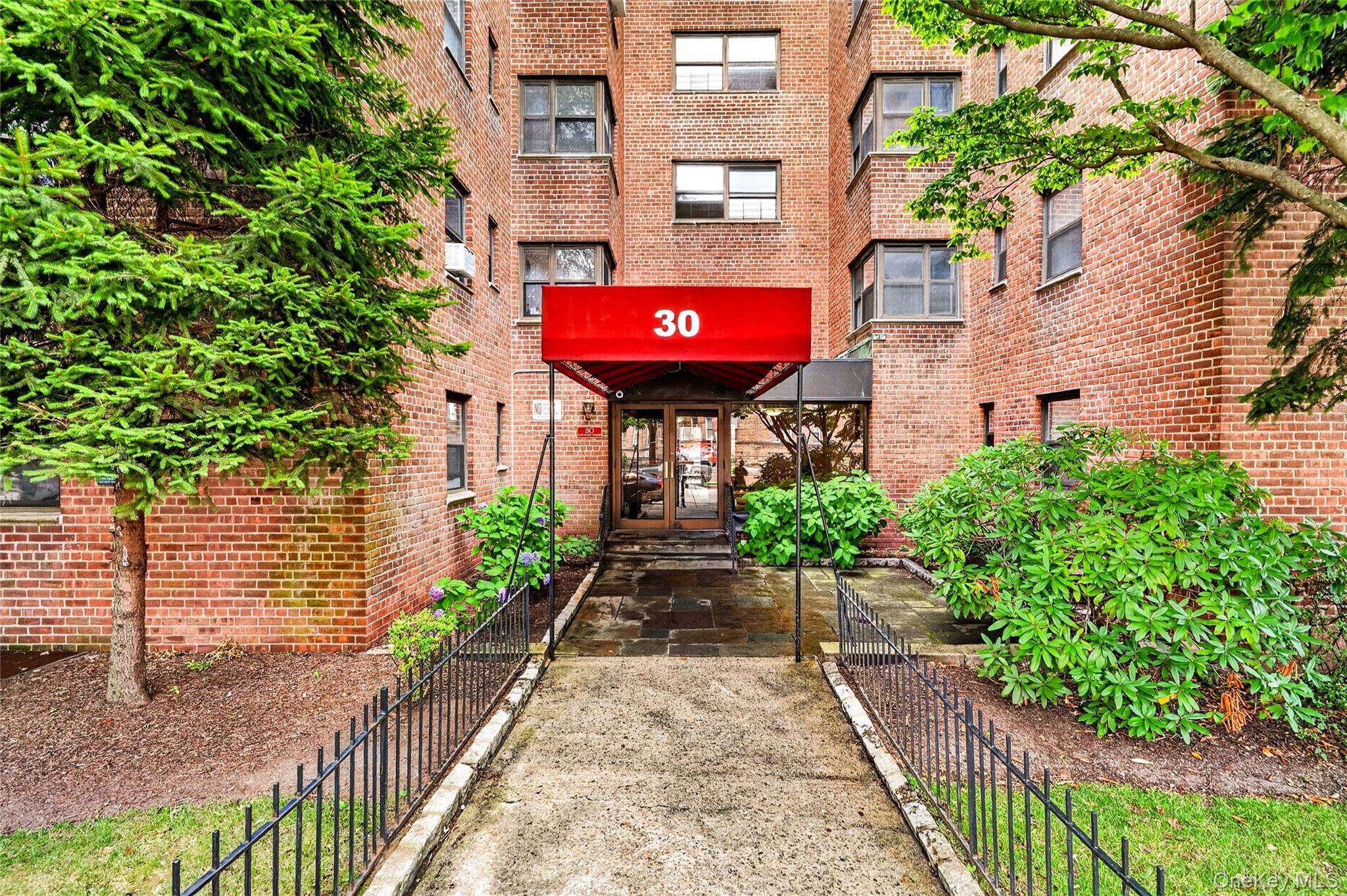 30 Fleetwood AVE #4F, Fleetwood, NY 10552