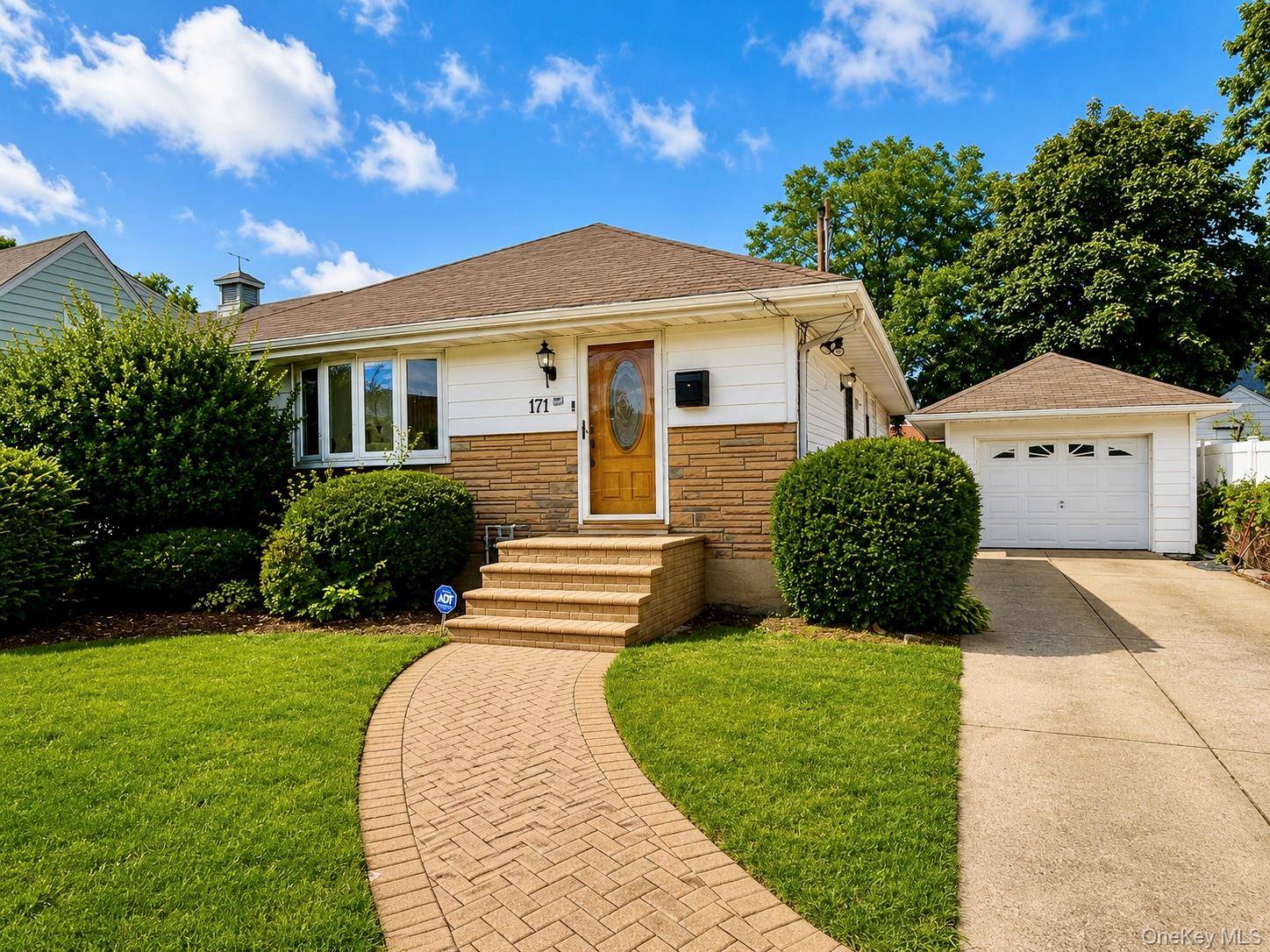 171 Allen ST, Hempstead, NY 11550