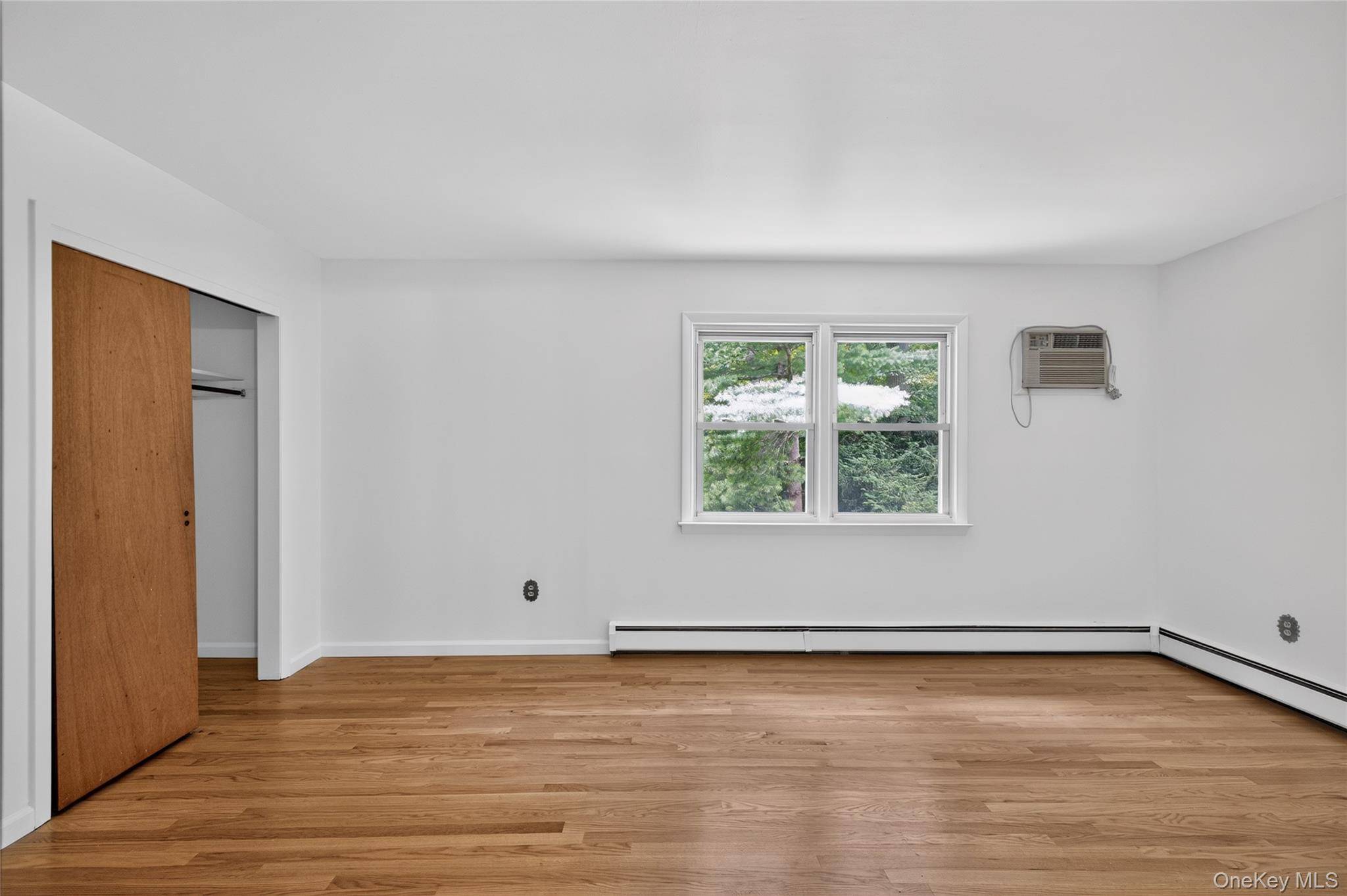 3 Greenwood LN, White Plains, NY 10607