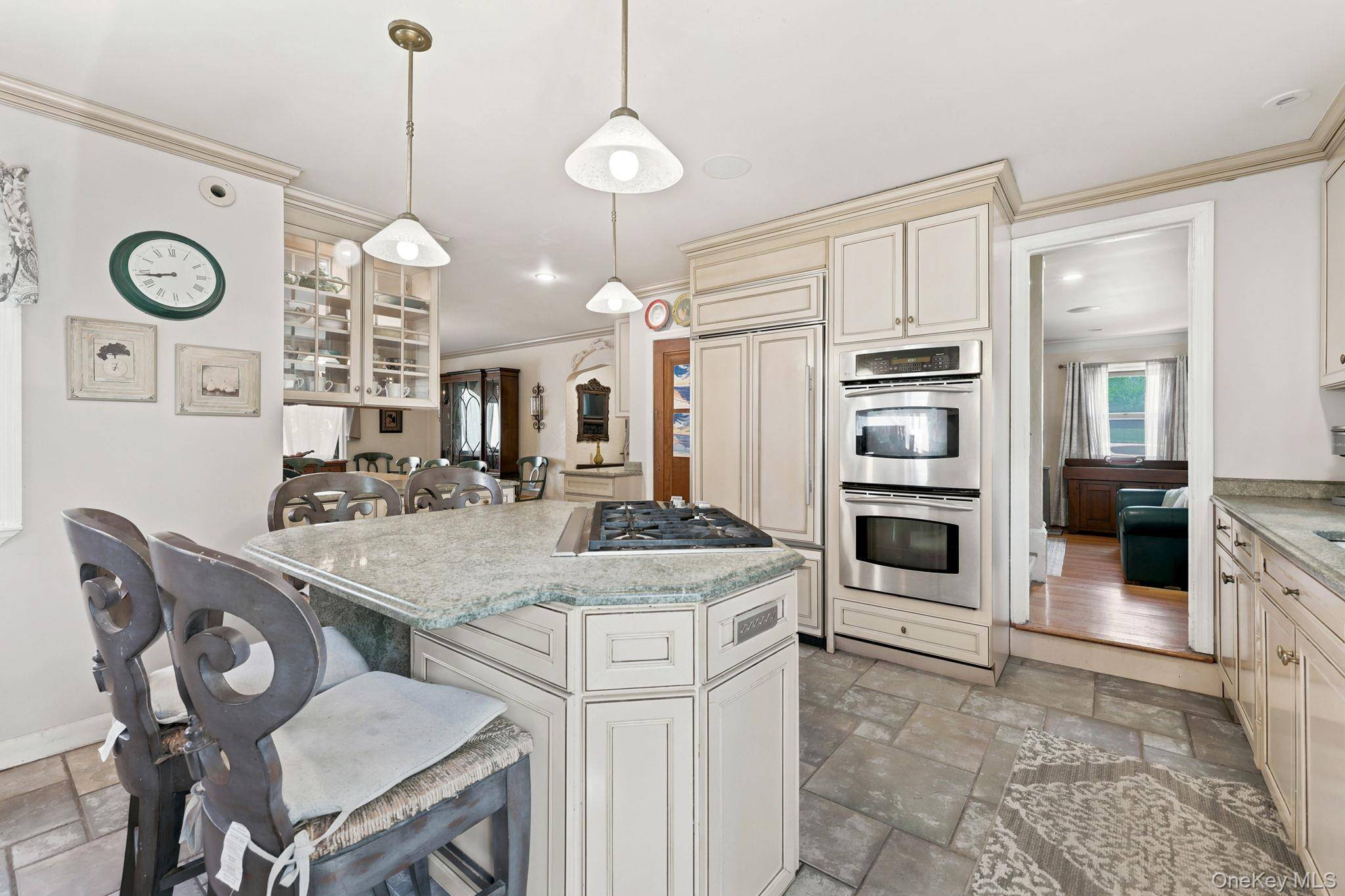 873 James ST, Pelham, NY 10803