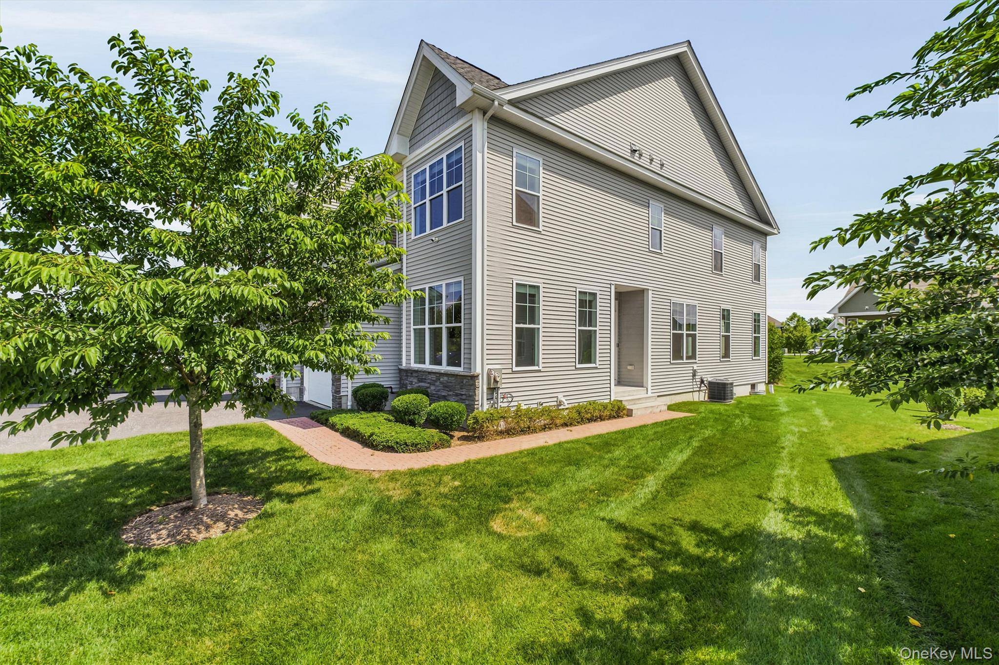 12 Fenton WAY, Hopewell Junction, NY 12533