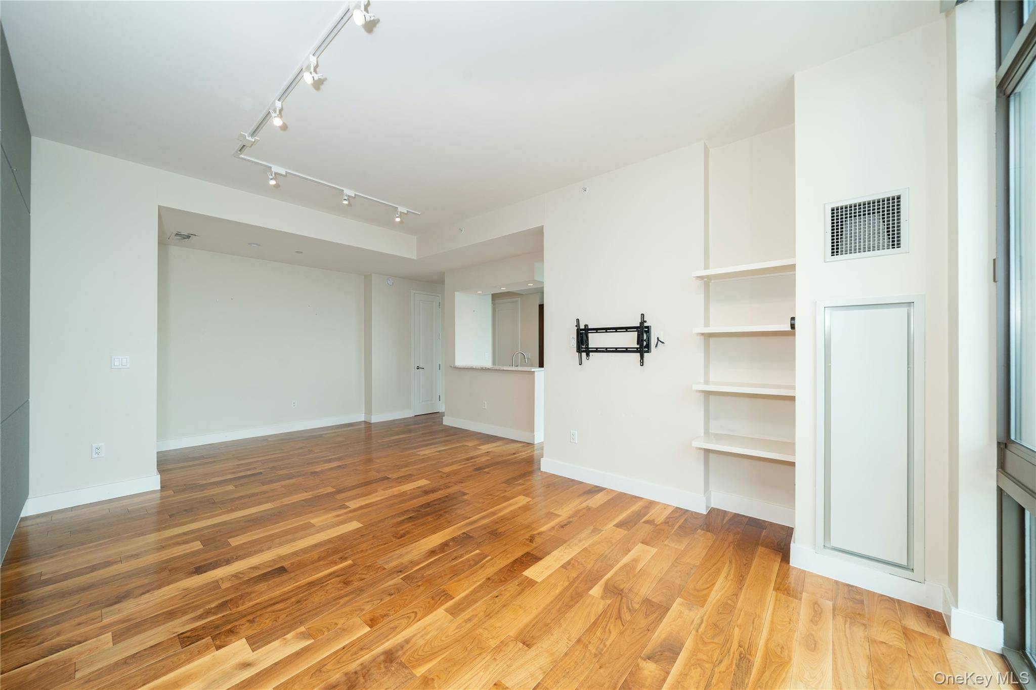 175 Huguenot ST #PH503, New Rochelle, NY 10801