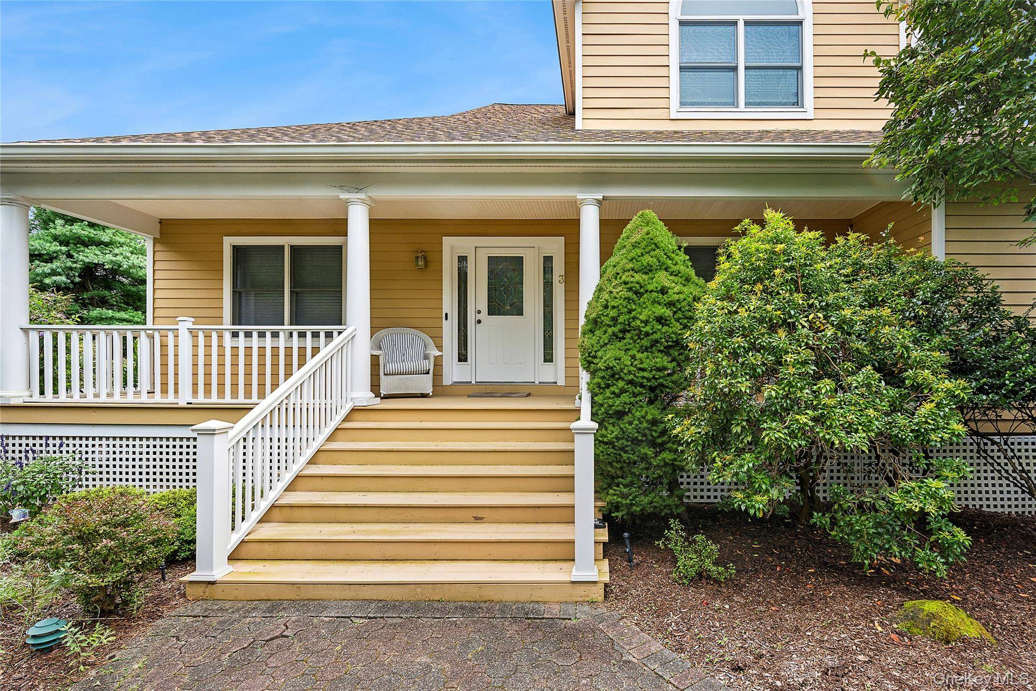 3 Chivas CT, Southampton, NY 11968