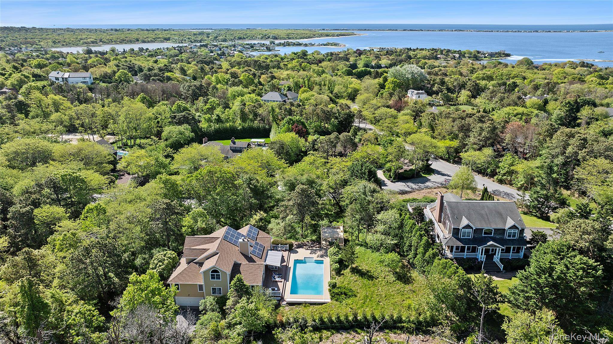 3 Chivas CT, Southampton, NY 11968