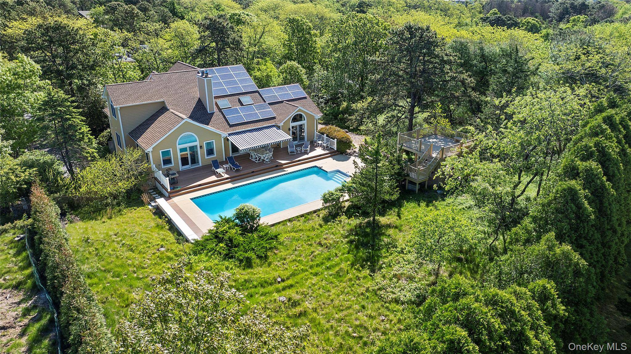 3 Chivas CT, Southampton, NY 11968
