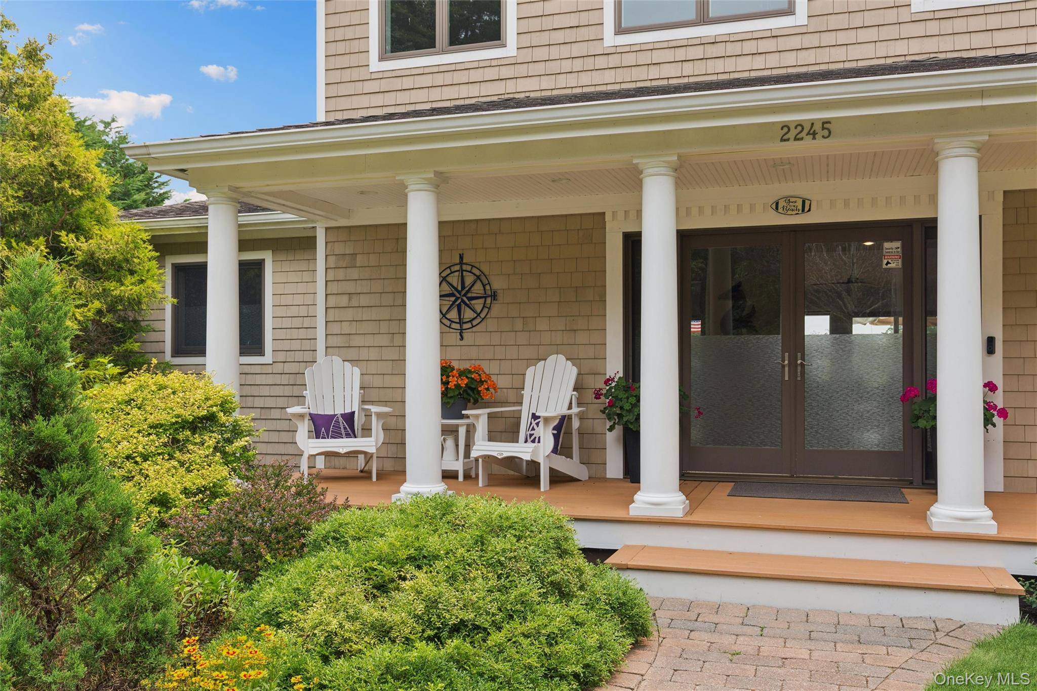 2245 Little Peconic Bay LN, Southold, NY 11971