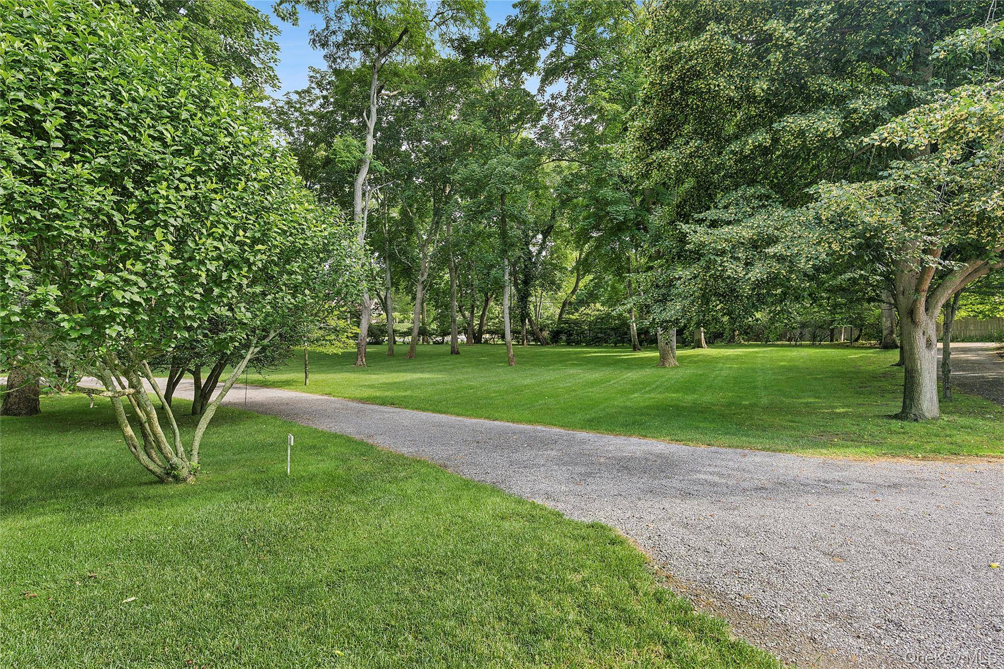 17 Baiting Hollow RD, East Hampton, NY 11937