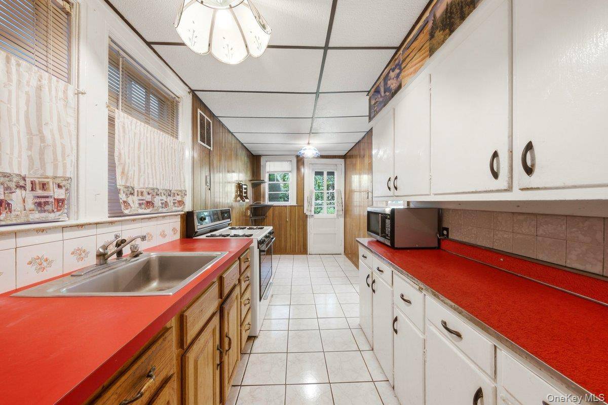 5633 Post RD, Bronx, NY 10471