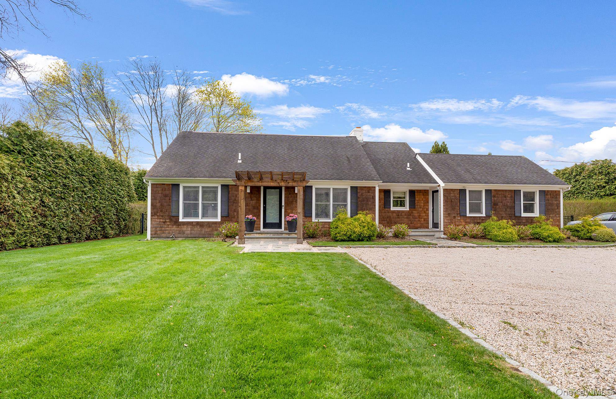 770 Hill ST, Southampton, NY 11968