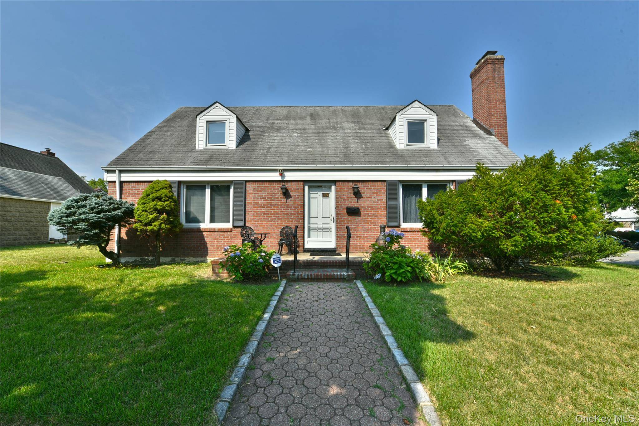 18418 69th AVE, Fresh Meadows, NY 11365