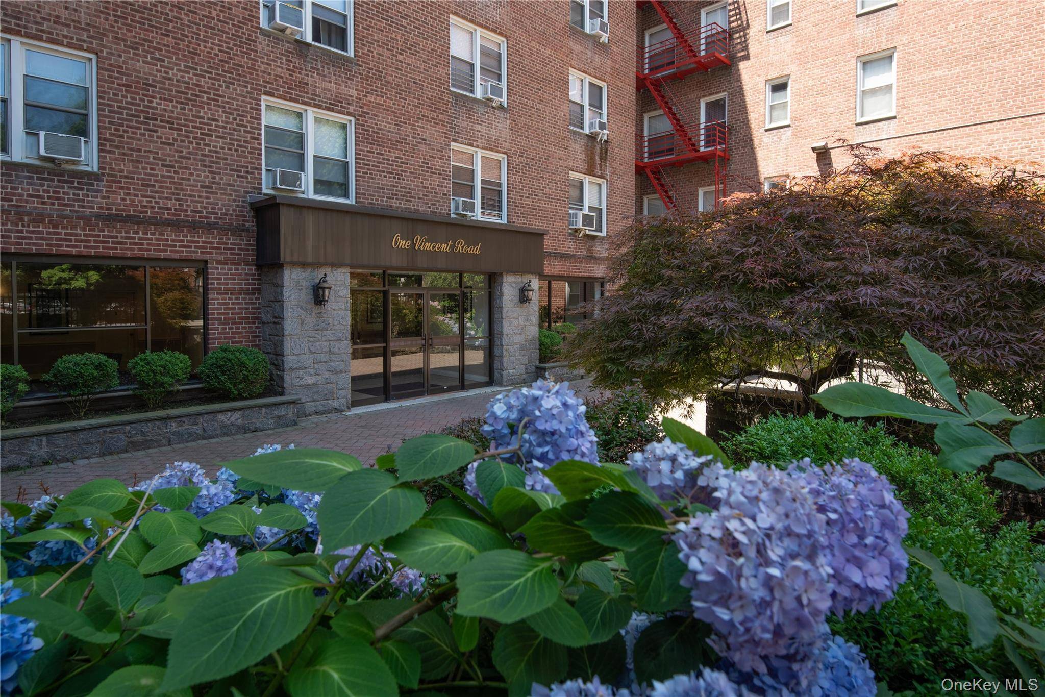 1 vincent RD #1c, Bronxville, NY 10708