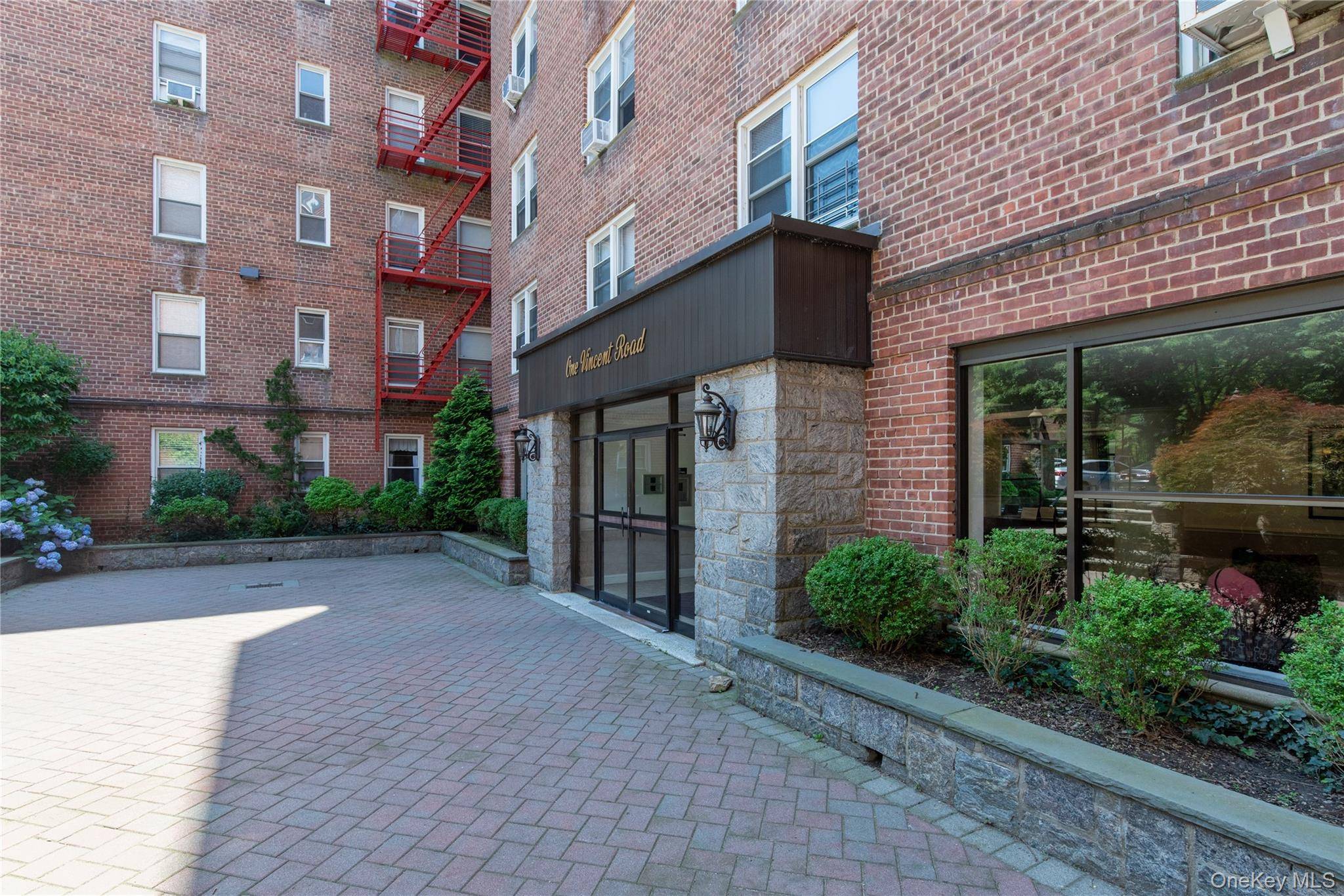 1 vincent RD #1c, Bronxville, NY 10708