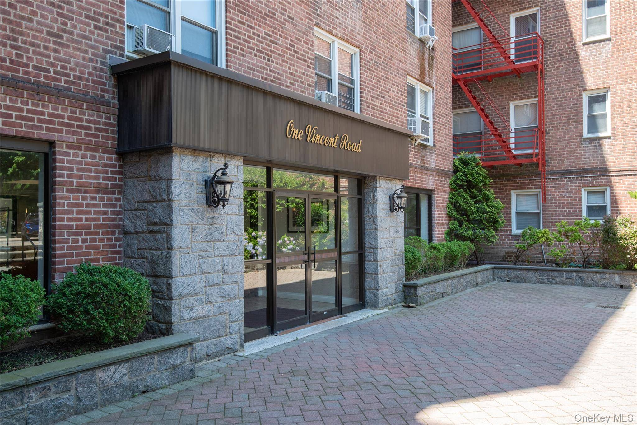 1 vincent RD #1c, Bronxville, NY 10708