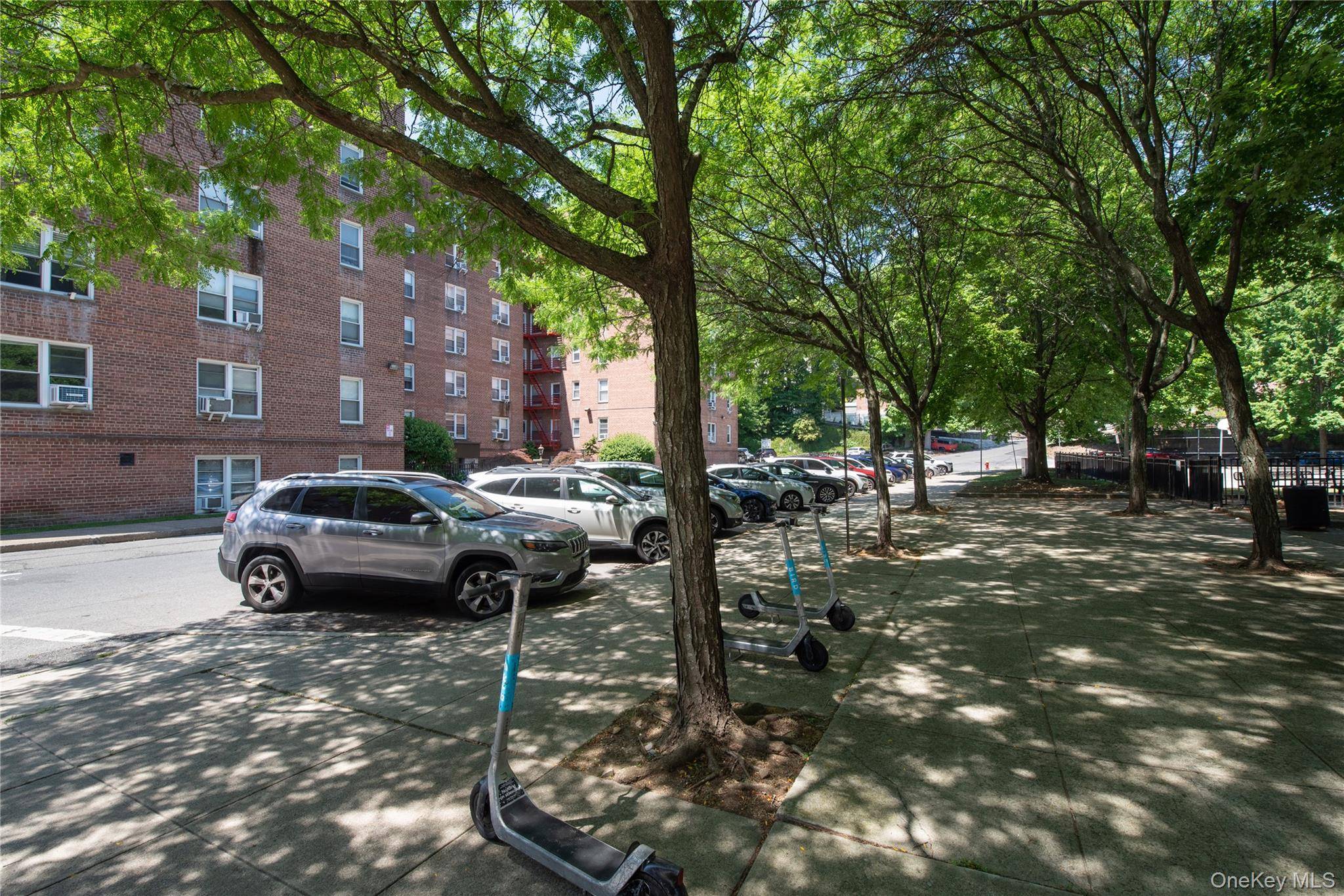 1 vincent RD #1c, Bronxville, NY 10708