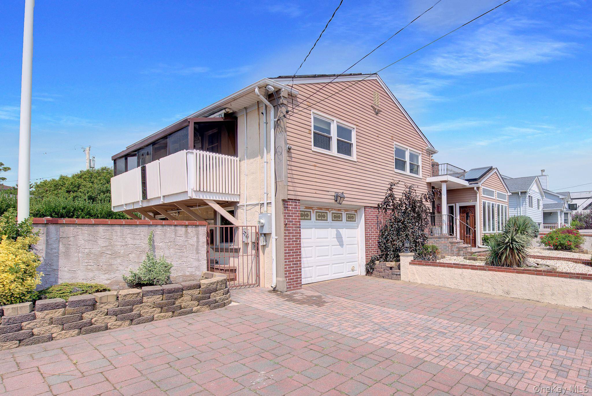 24 Pinehurst ST, Lido Beach, NY 11561