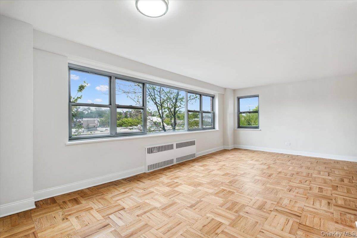 2 Washington SQ #1G, Larchmont, NY 10538