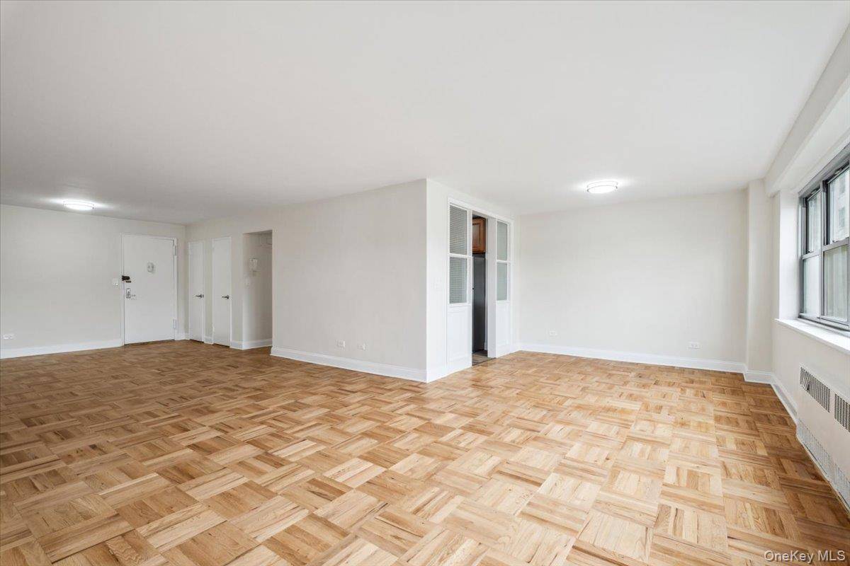 2 Washington SQ #1G, Larchmont, NY 10538