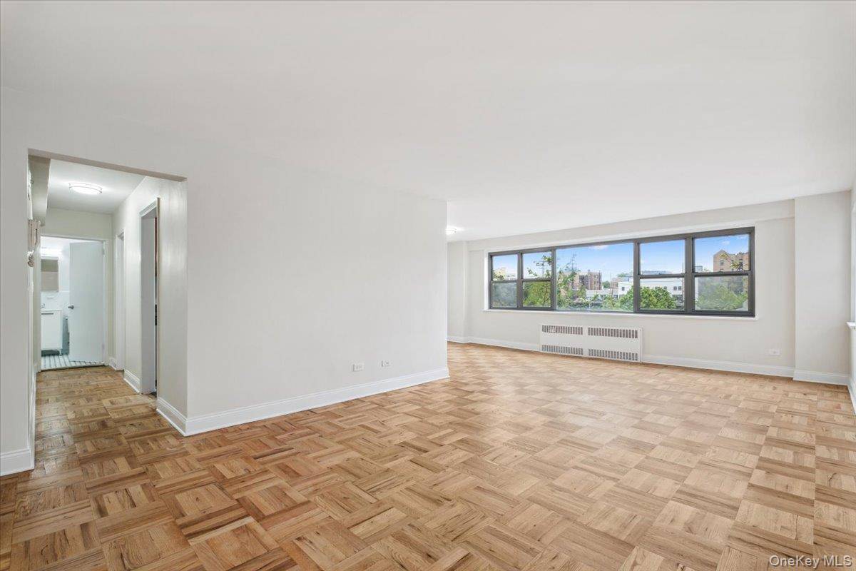 2 Washington SQ #1G, Larchmont, NY 10538