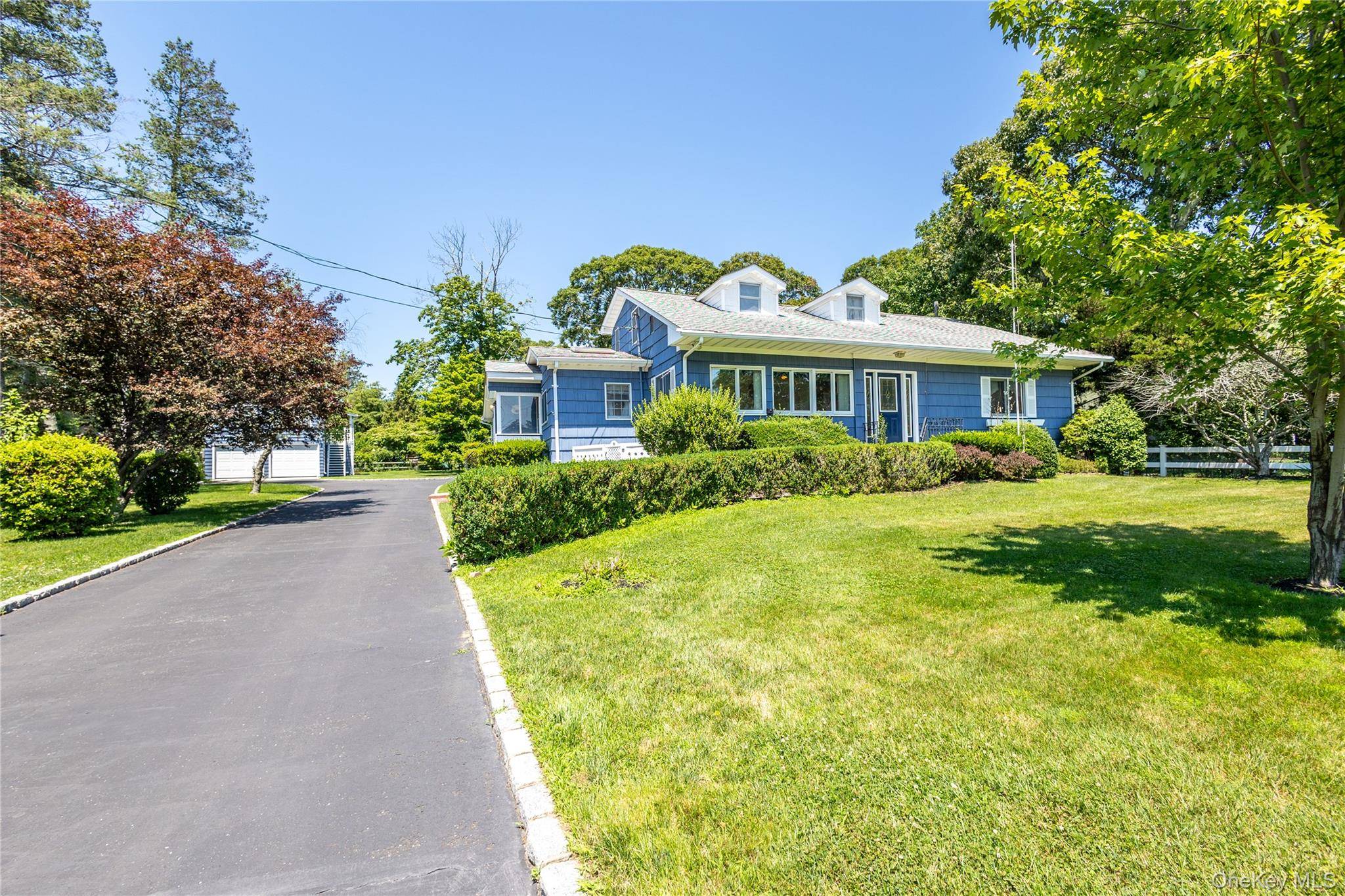 8275 Skunk LN, Cutchogue, NY 11935