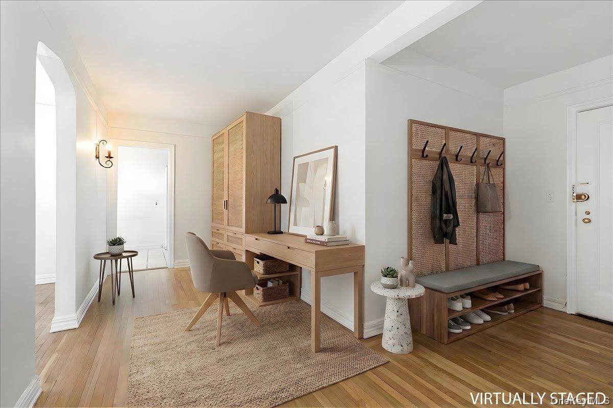 250 Bronxville RD #4H, Bronxville, NY 10708